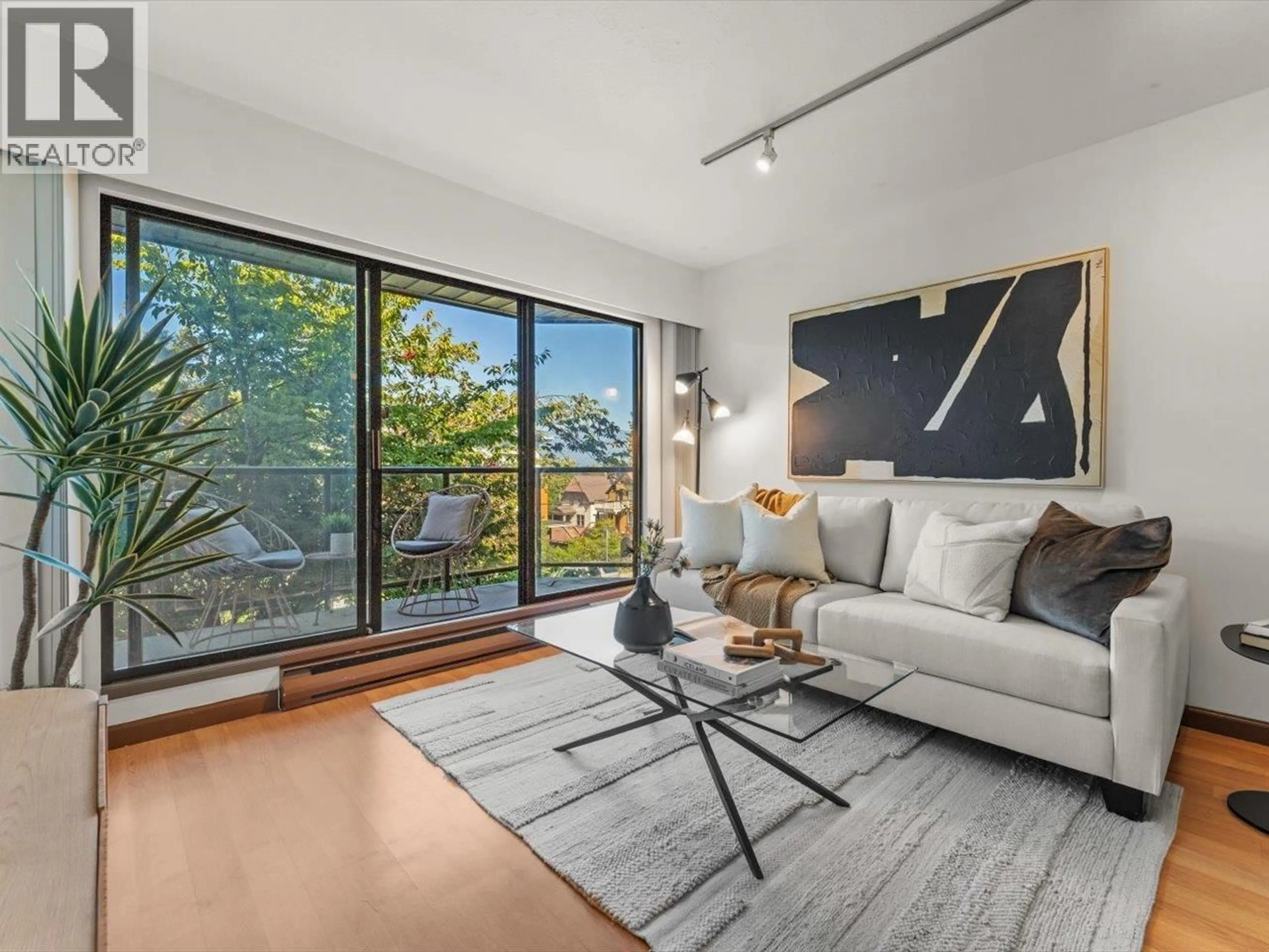 Living room with furniture, unknown for 314 - 2222 PRINCE EDWARD STREET, Vancouver British Columbia V5T4M6