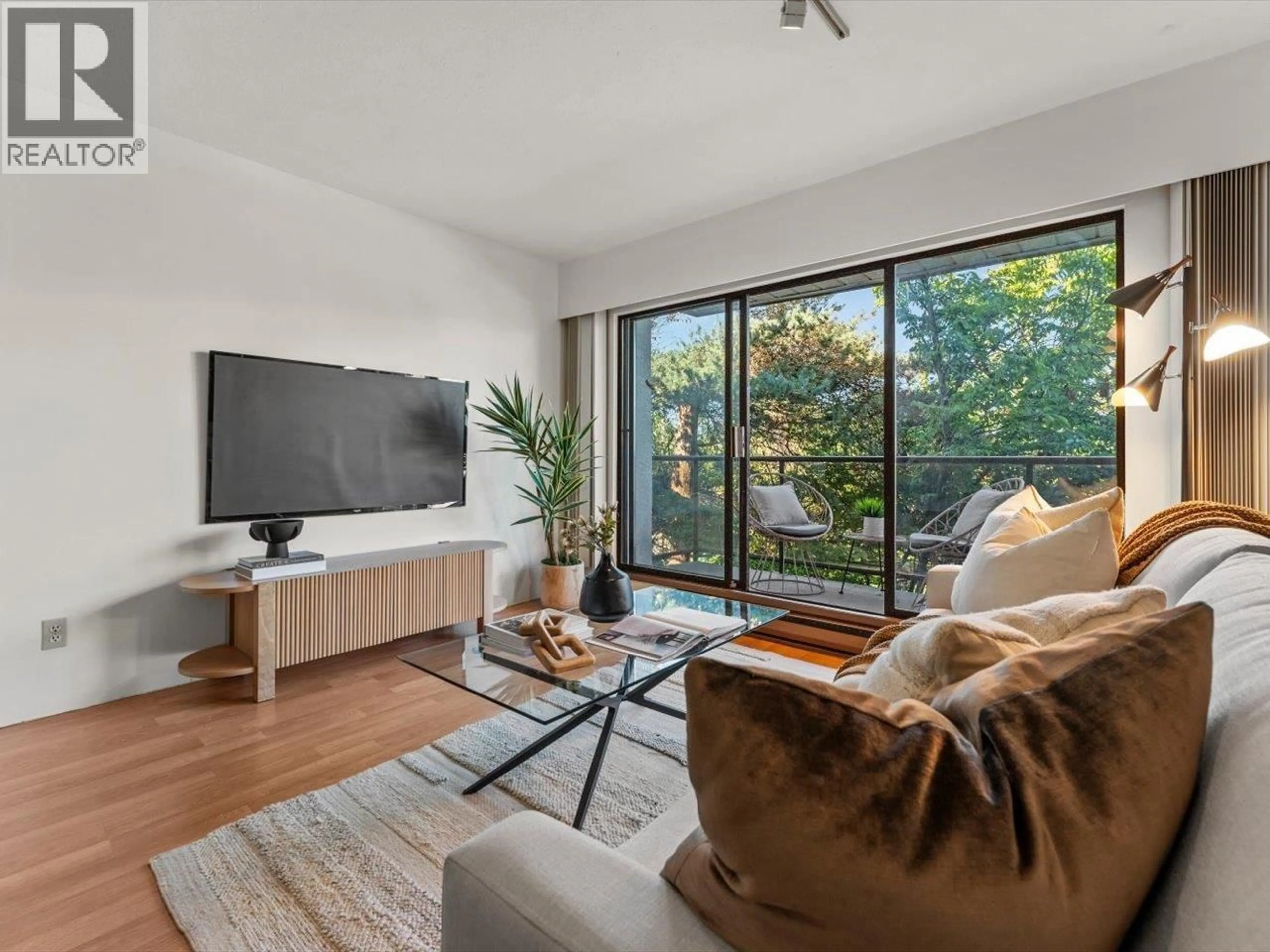 Living room with furniture, unknown for 314 - 2222 PRINCE EDWARD STREET, Vancouver British Columbia V5T4M6
