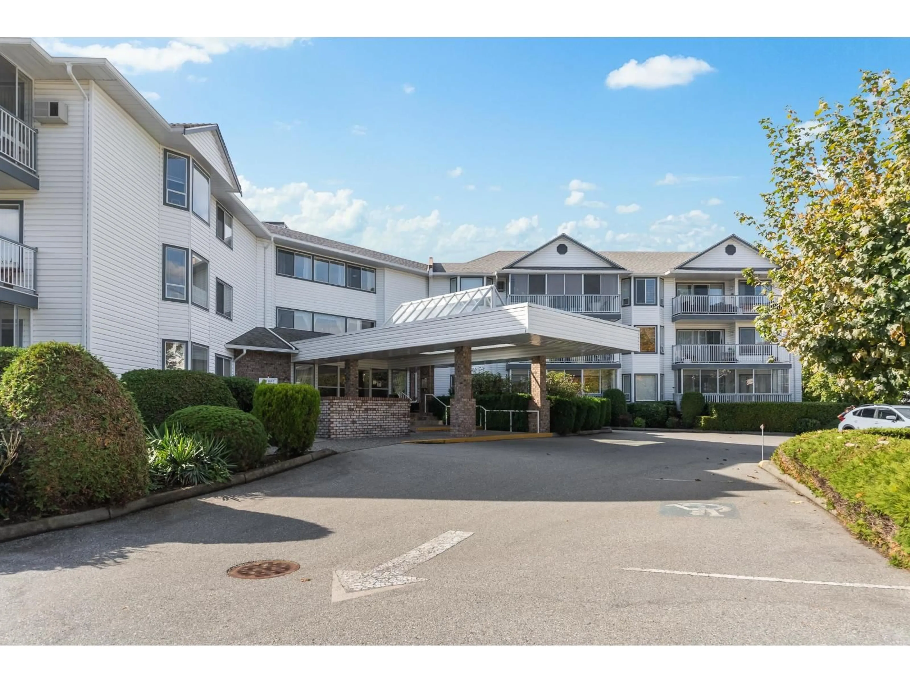 Patio, mountain view for 212 - 2425 CHURCH, Abbotsford British Columbia V2T3J8