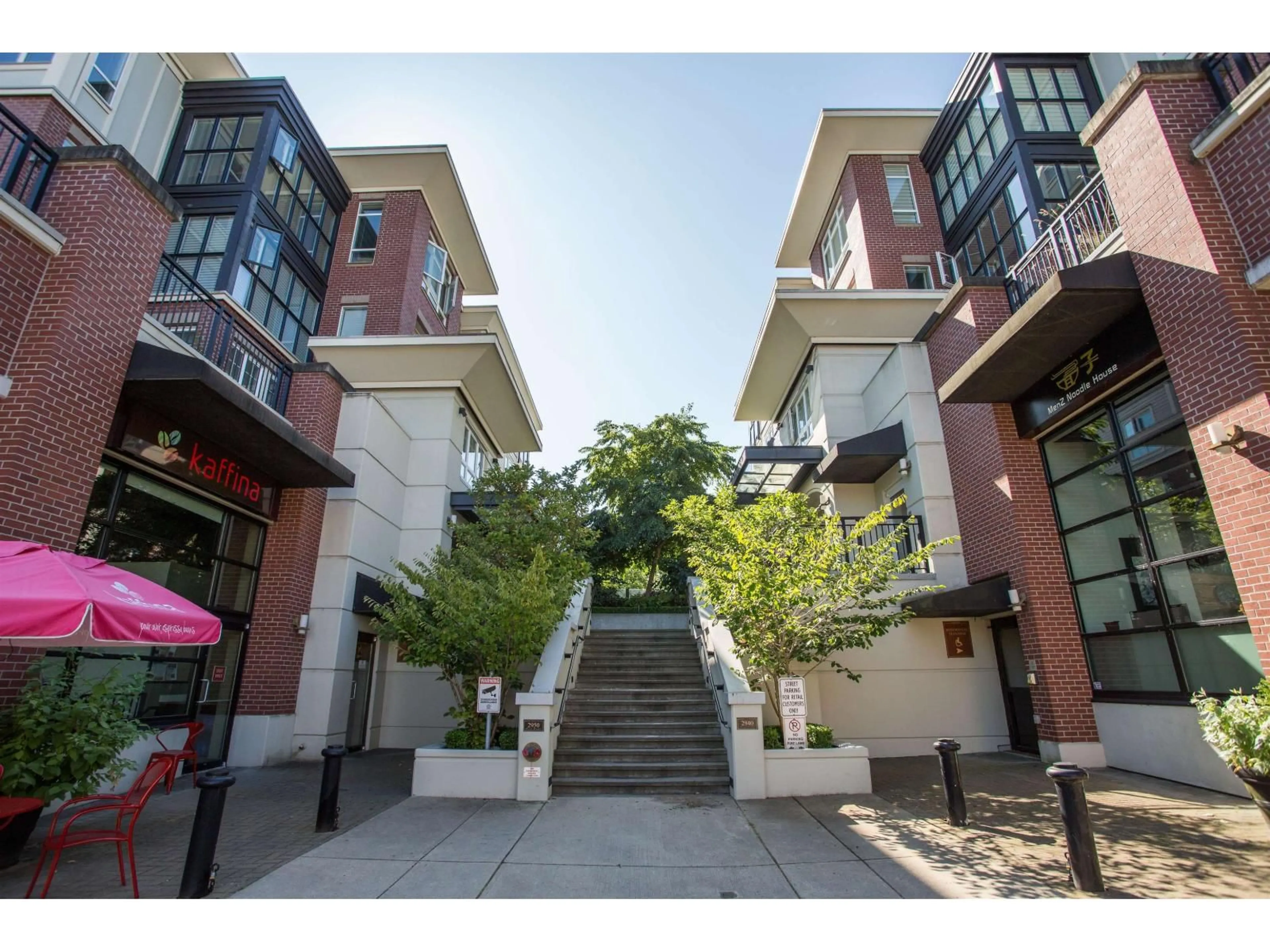 Patio, street for 156 - 2950 KING GEORGE, Surrey British Columbia V4P0E5