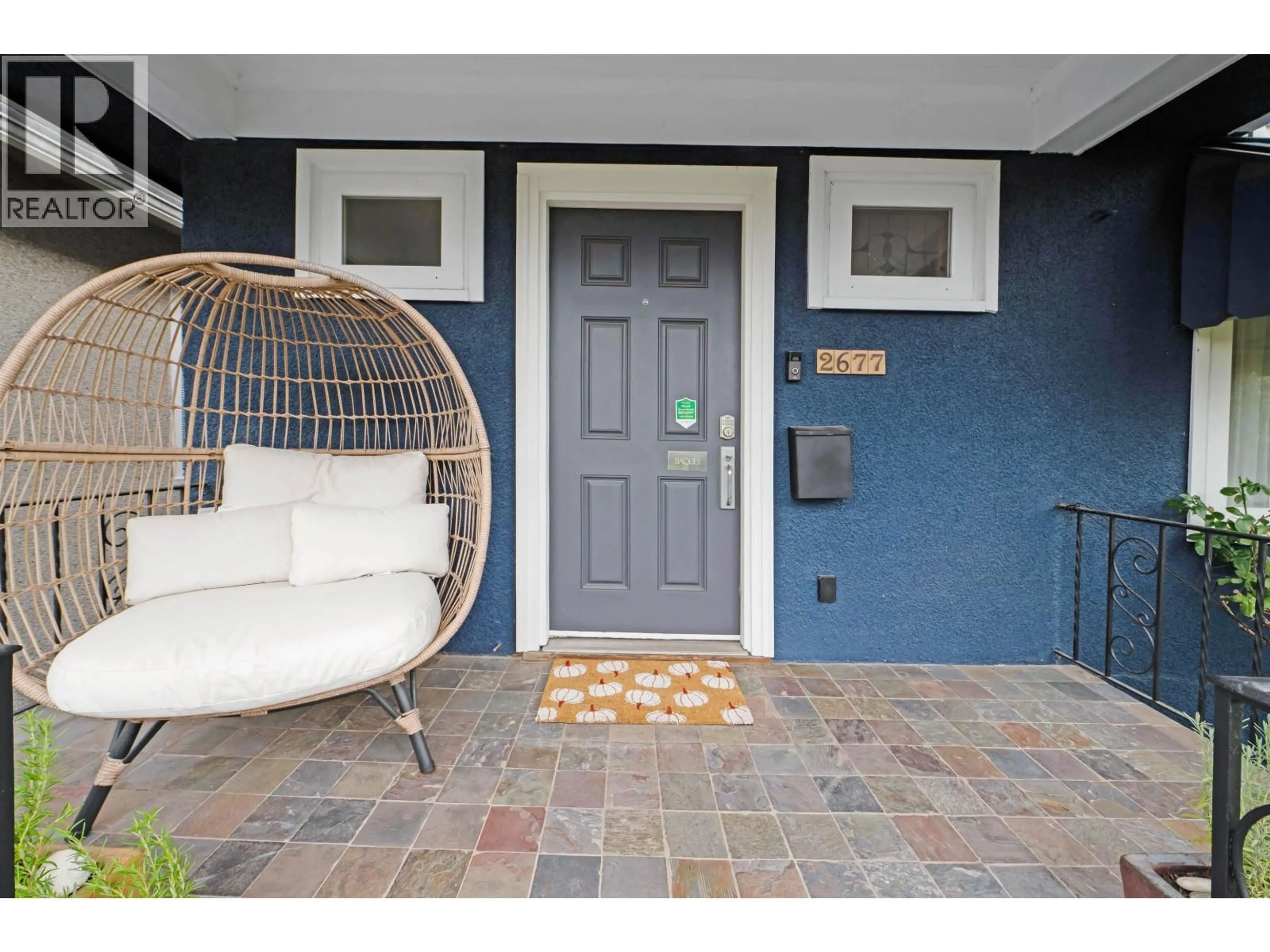 Indoor entryway for 2677 TRIUMPH STREET, Vancouver British Columbia V5K1T1