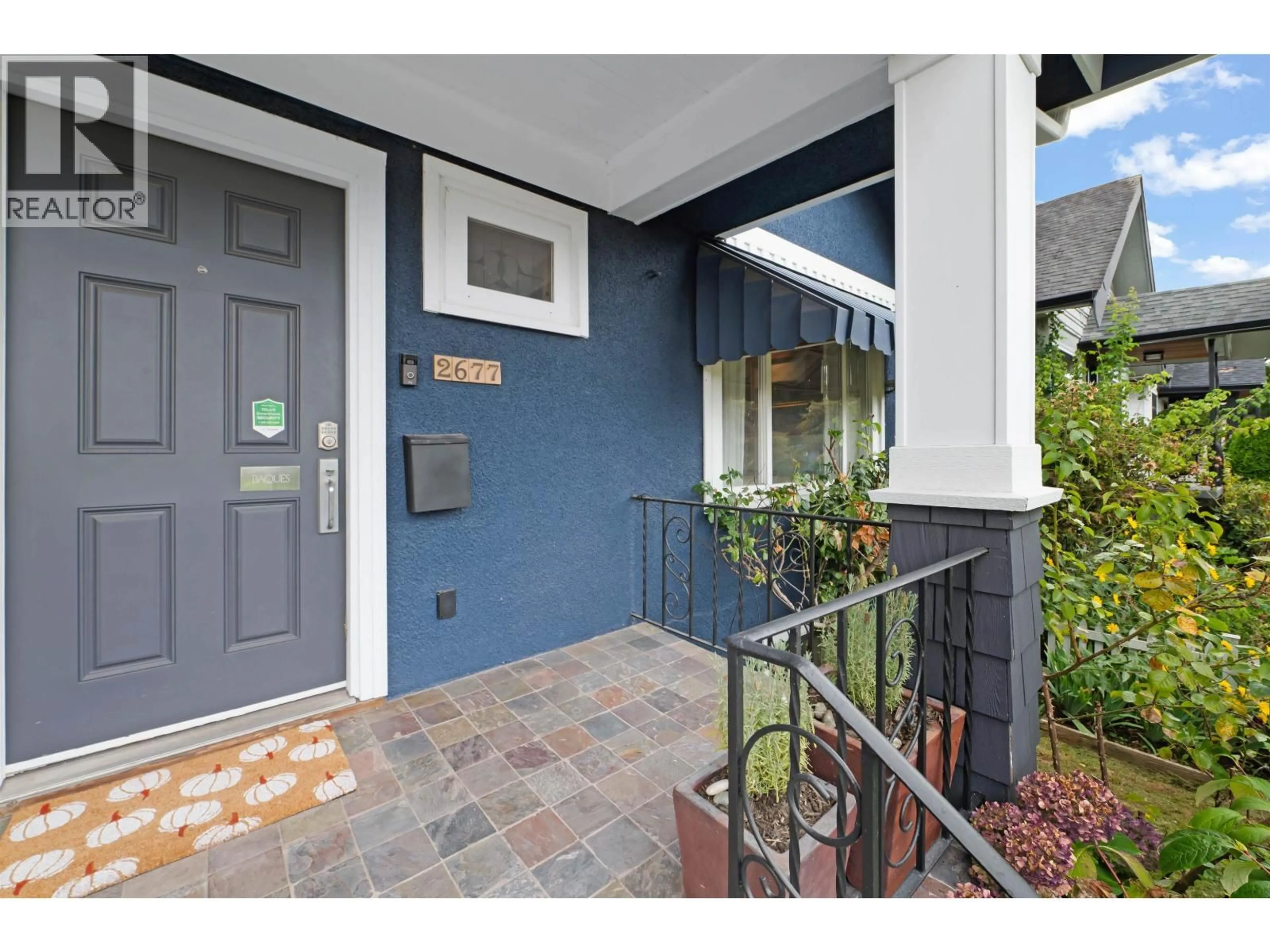 Indoor entryway for 2677 TRIUMPH STREET, Vancouver British Columbia V5K1T1