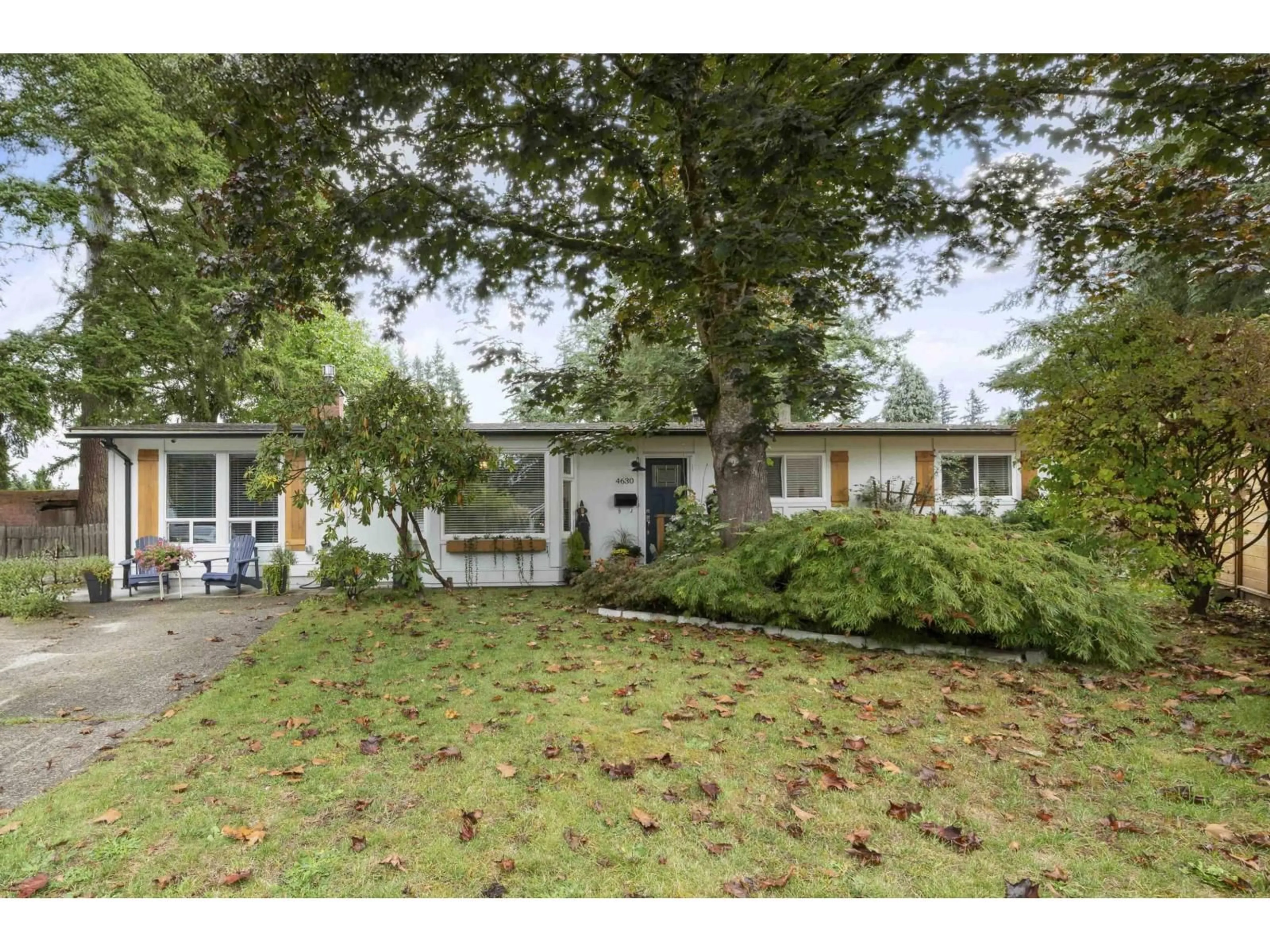 A pic from outside/outdoor area/front of a property/back of a property/a pic from drone, street for 4630 199, Langley British Columbia V3A5Z6
