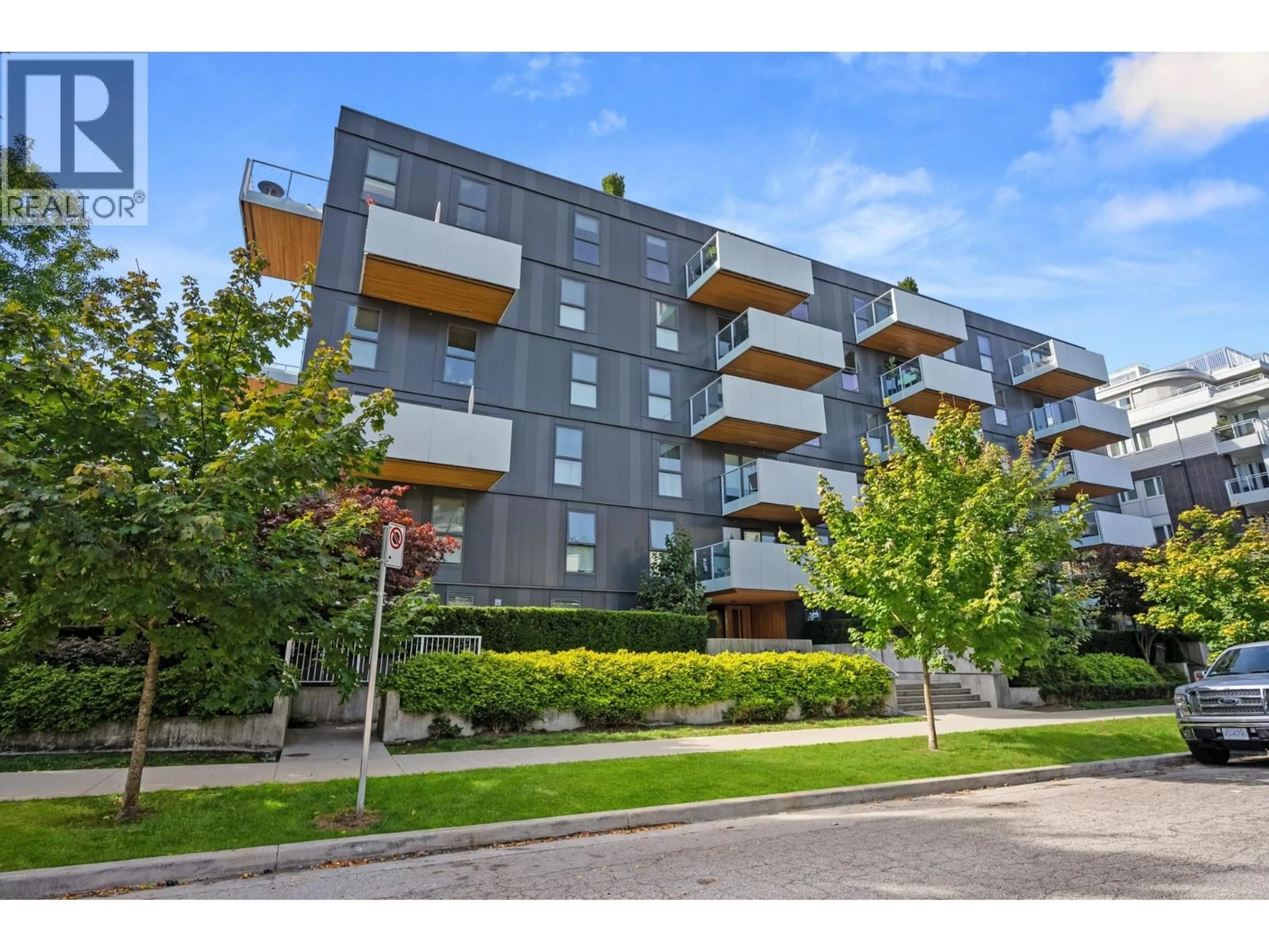 A pic from outside/outdoor area/front of a property/back of a property/a pic from drone, street for 204 - 5089 QUEBEC STREET, Vancouver British Columbia V5W0E5