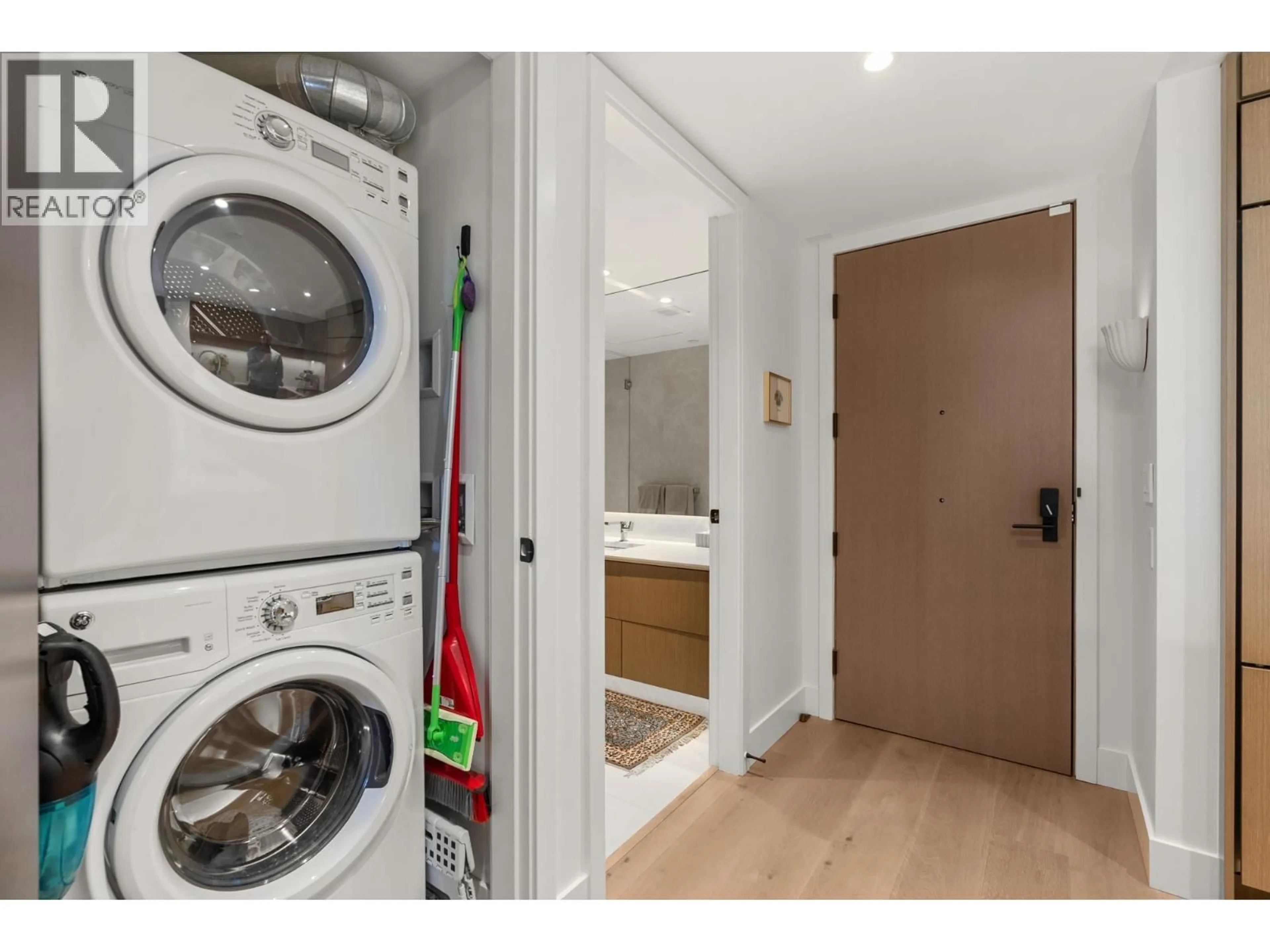 Laundry room for 204 - 5089 QUEBEC STREET, Vancouver British Columbia V5W0E5