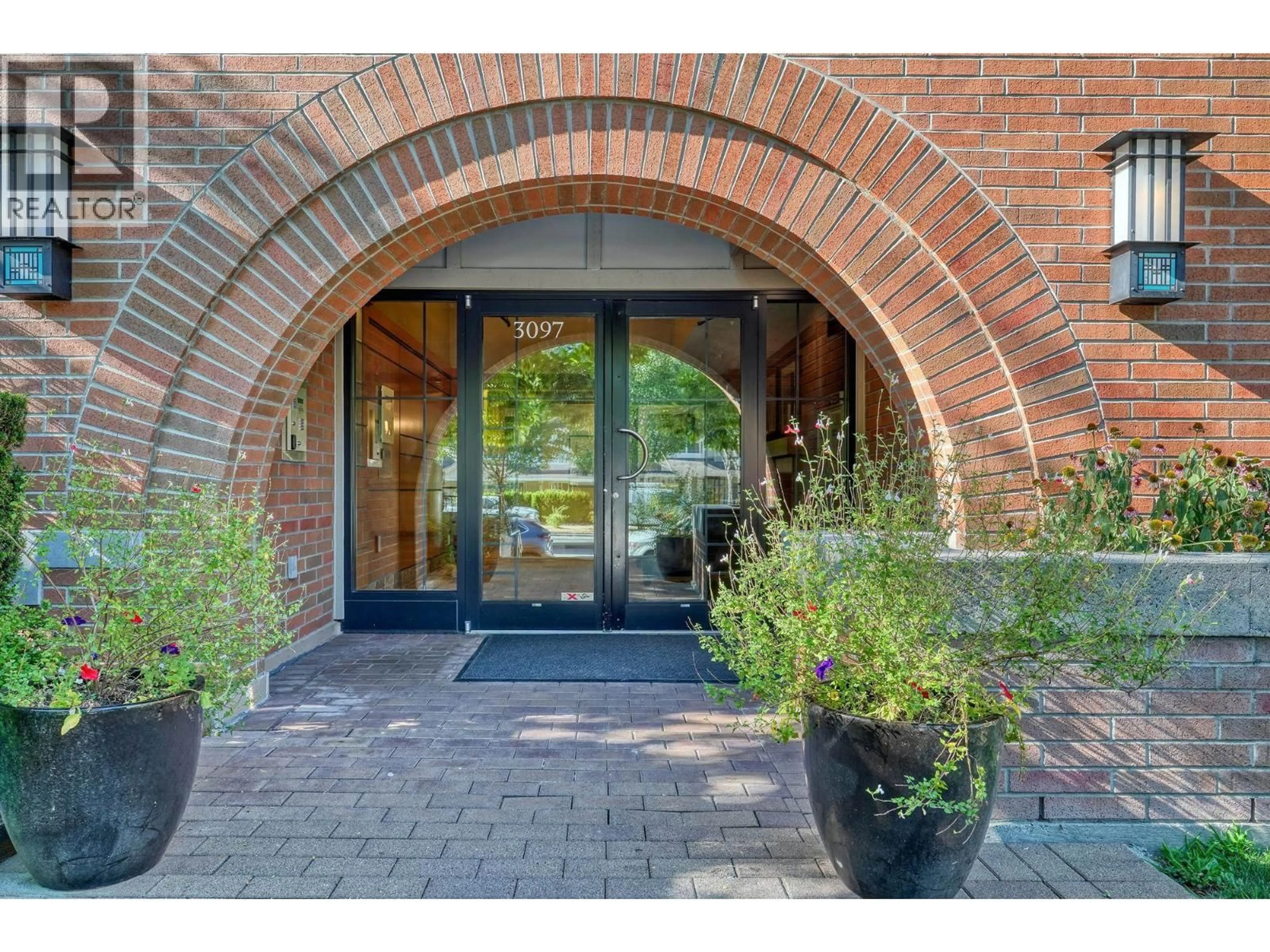 Indoor entryway for 204 - 3097 LINCOLN AVENUE, Coquitlam British Columbia V3B0E3
