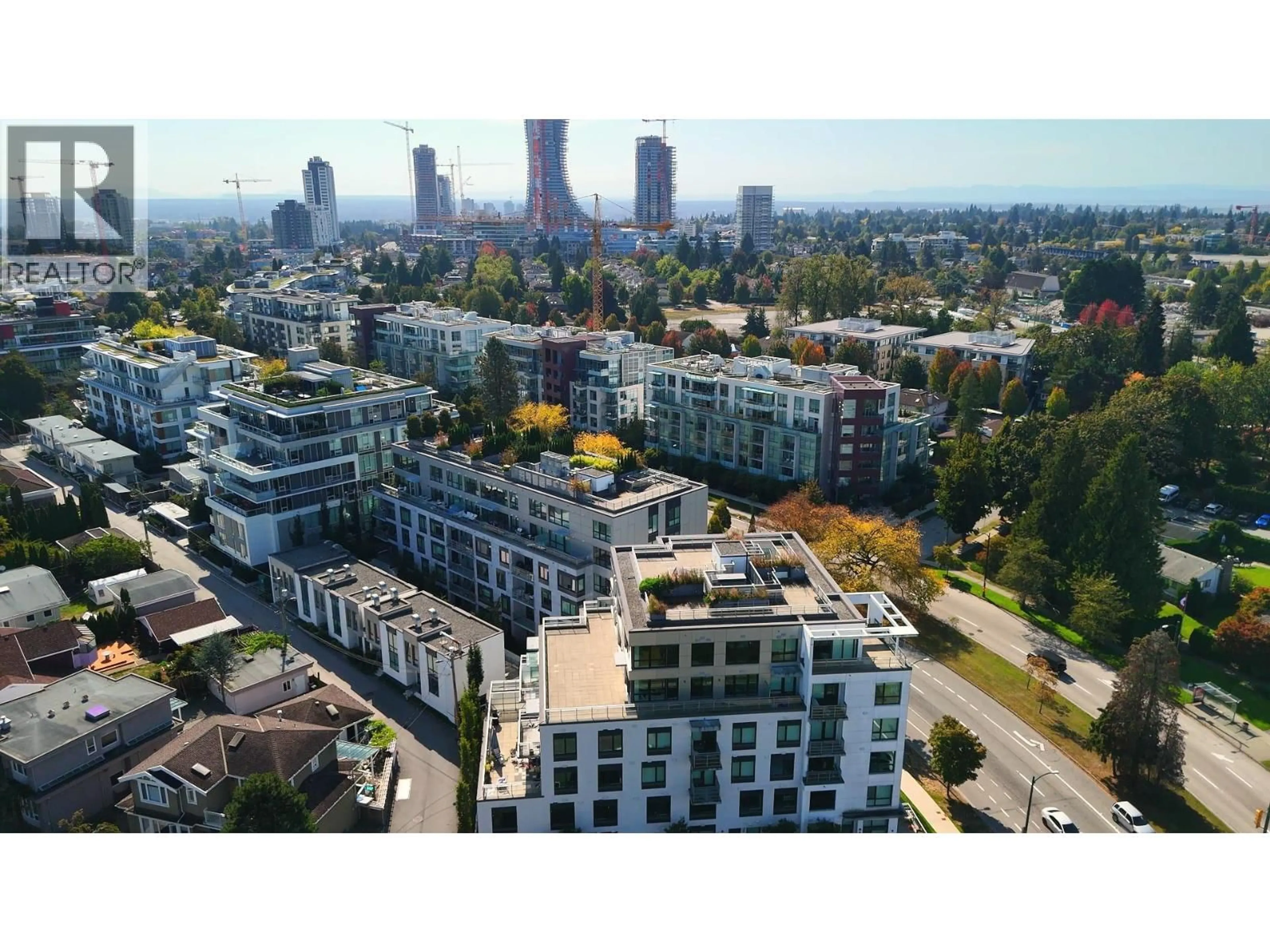 A pic from outside/outdoor area/front of a property/back of a property/a pic from drone, city buildings view from balcony for 4916 CAMBIE STREET, Vancouver British Columbia V5Z0K1