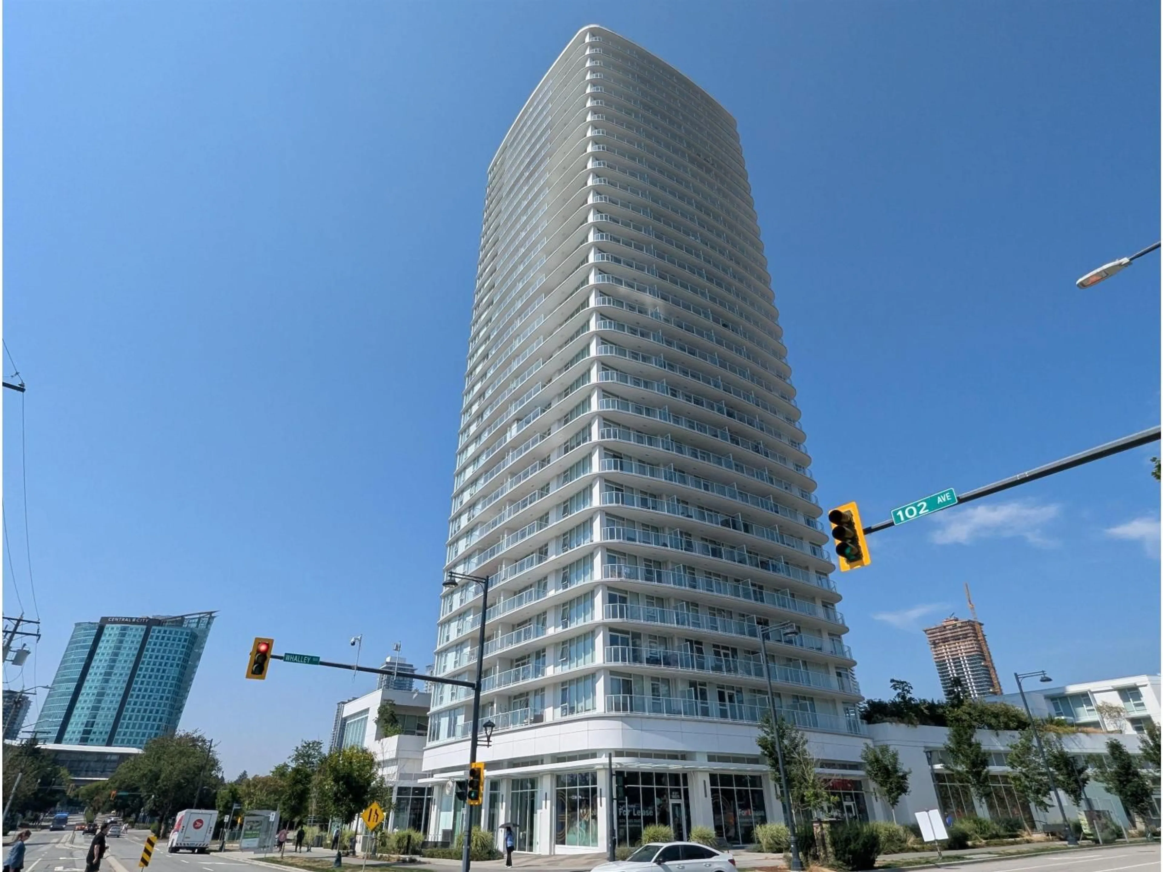 Indoor foyer for 303 - 13685 102, Surrey British Columbia V3T0S2