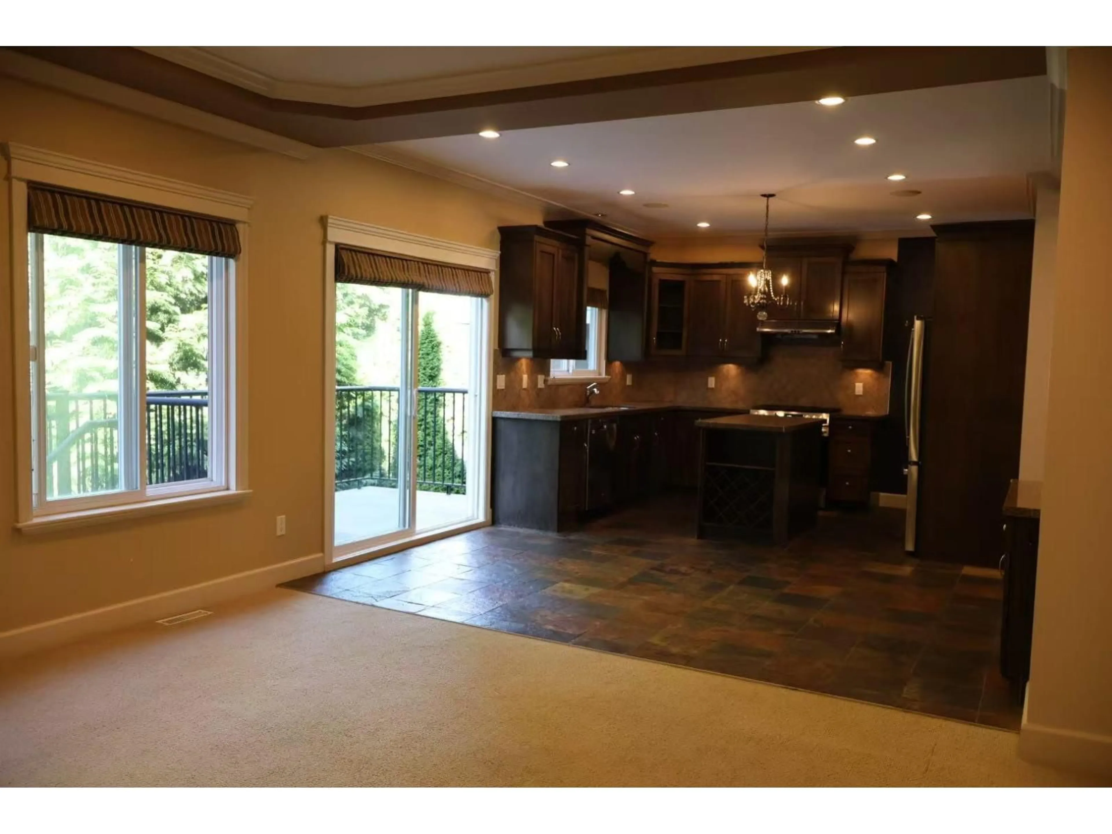 Open concept kitchen, unknown for 3471 147A, Surrey British Columbia V4P0A6