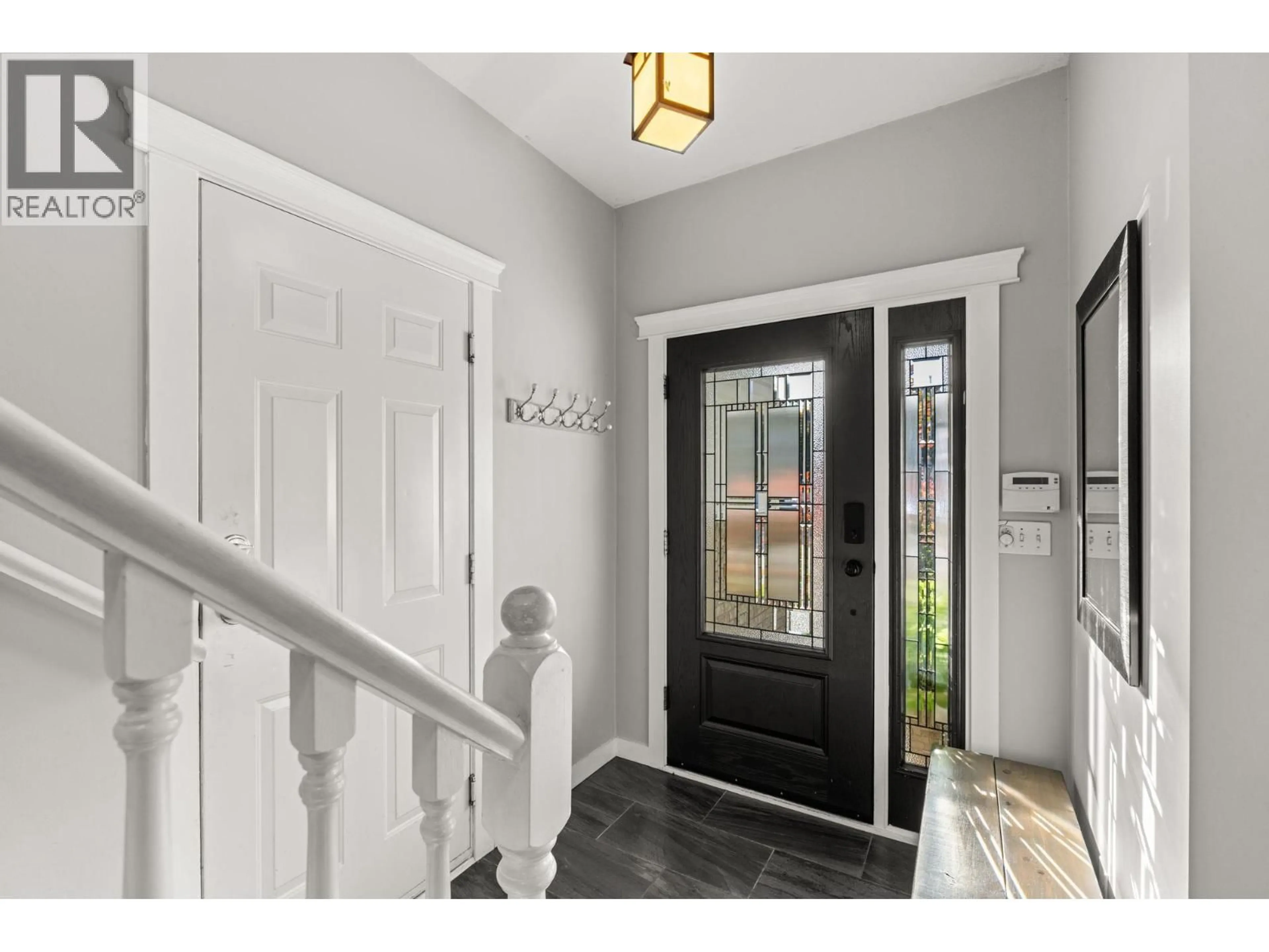 Indoor entryway for 11970 249A STREET, Maple Ridge British Columbia V4R2E3