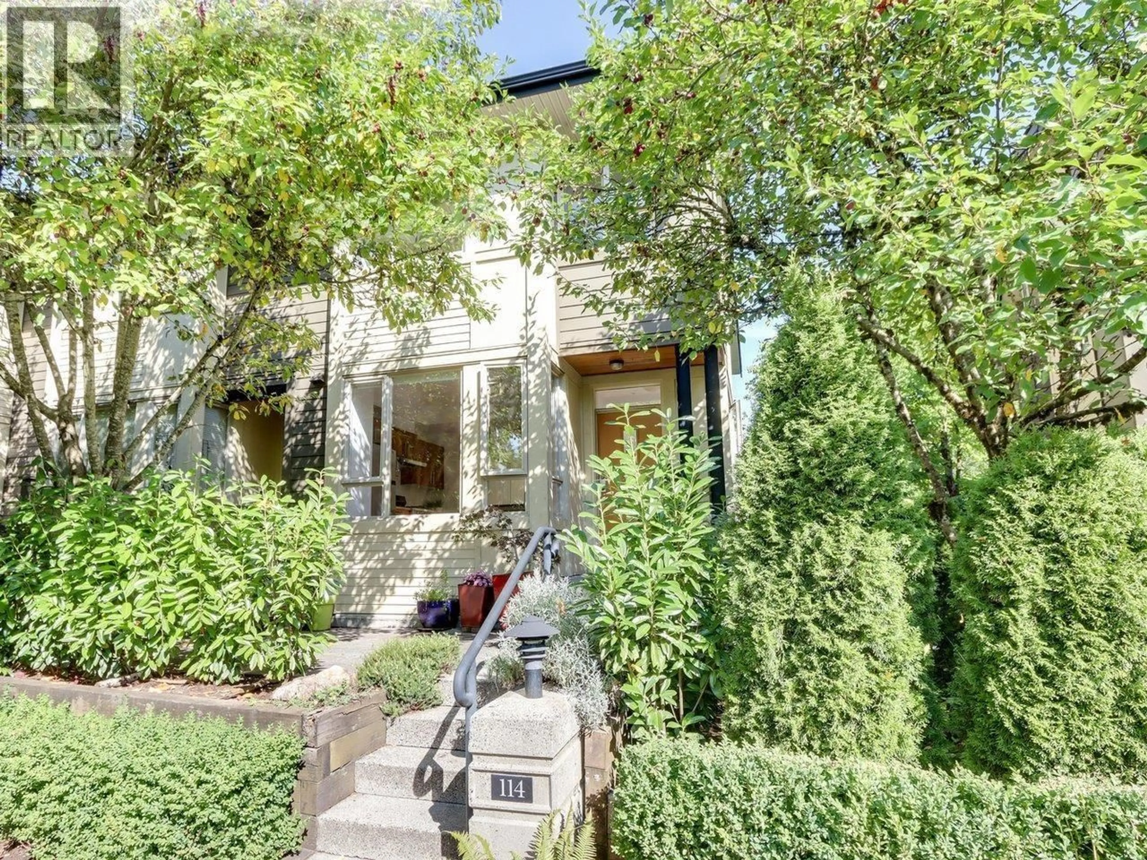 Unknown for 114 - 9229 UNIVERSITY CRESCENT, Burnaby British Columbia V5A4Z2