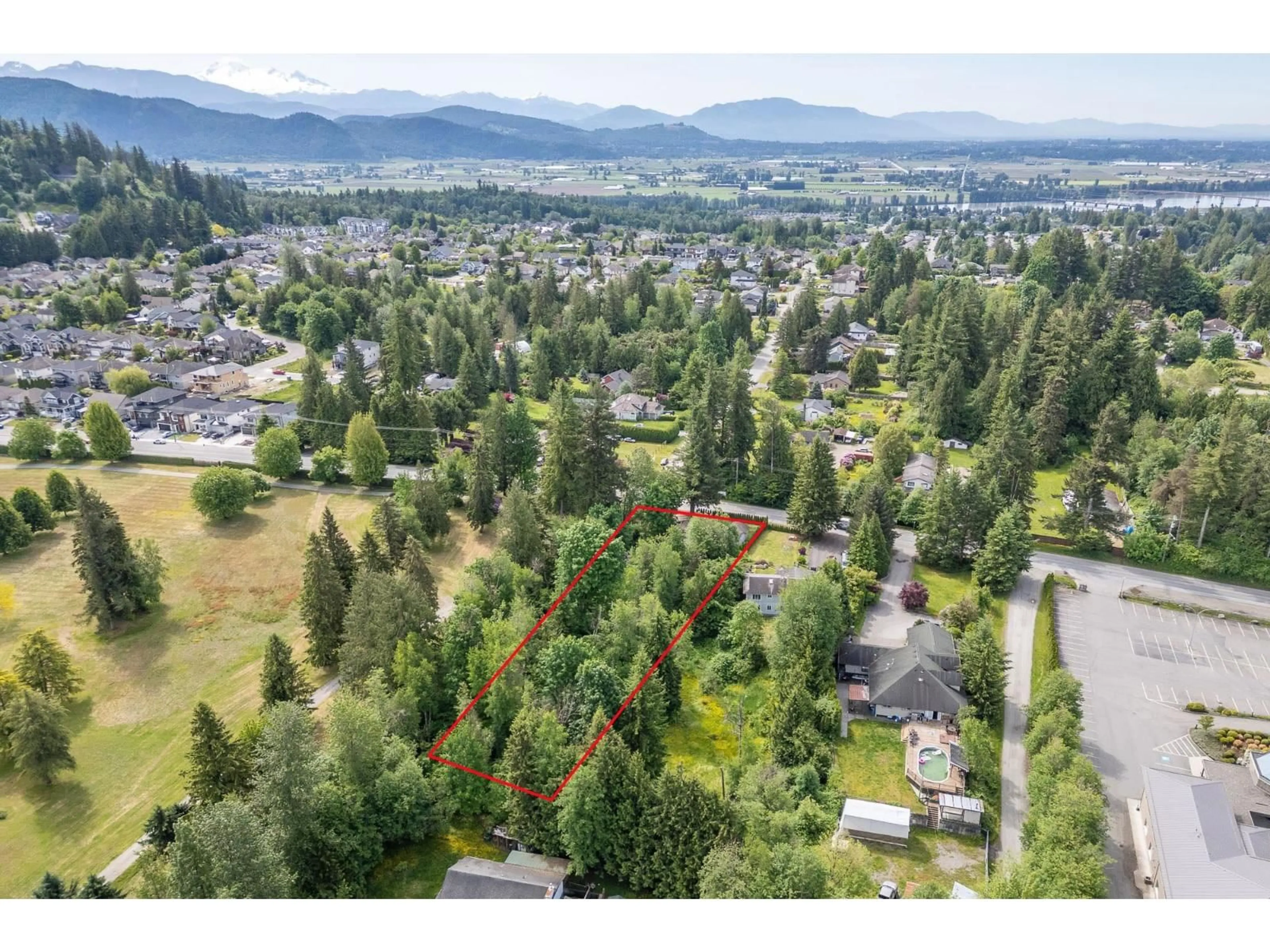 A pic from outside/outdoor area/front of a property/back of a property/a pic from drone, mountain view for 33581 DEWDNEY TRUNK, Mission British Columbia V2V6Y3