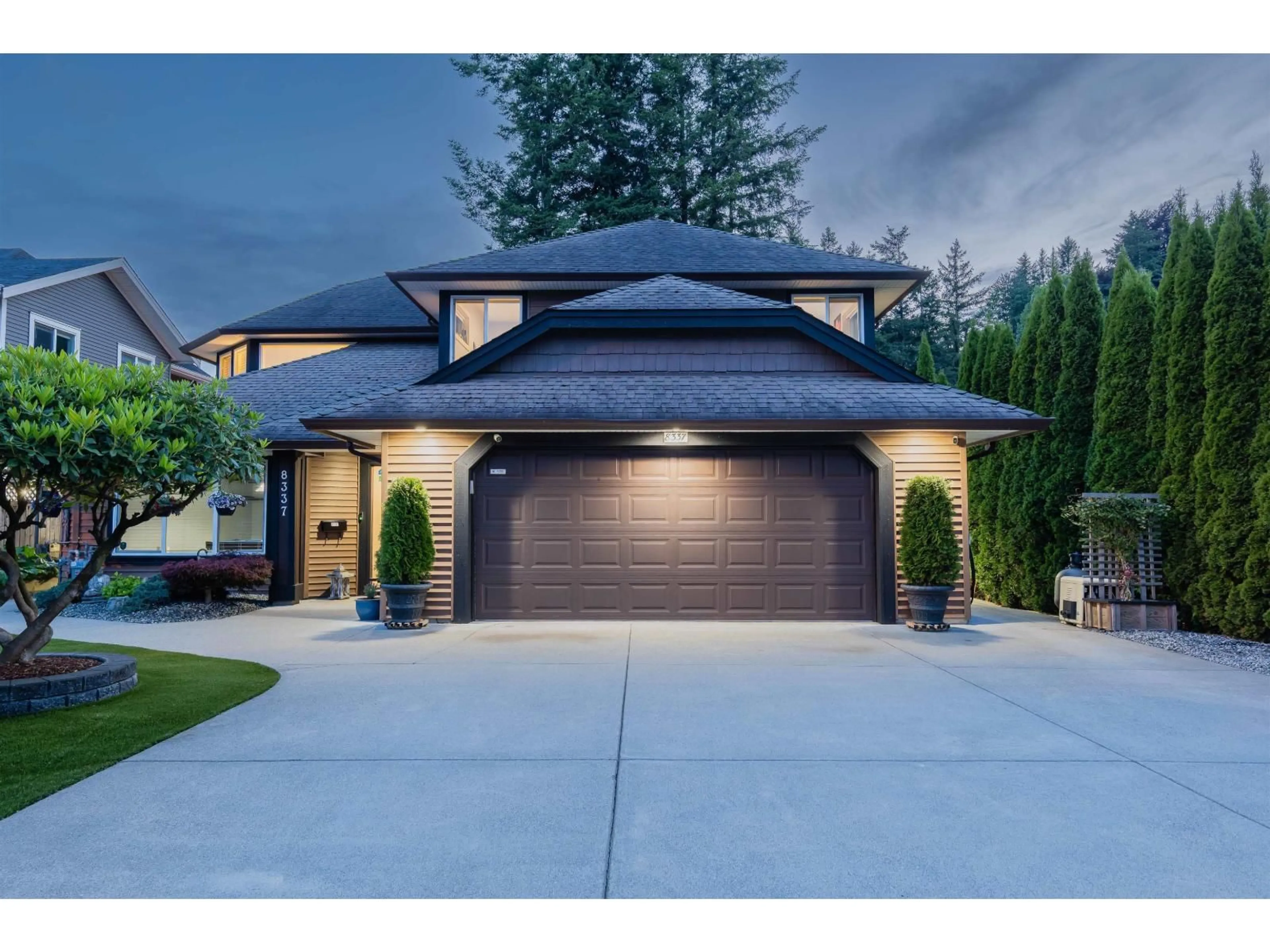 Indoor garage for 8337 SHIMEK, Mission British Columbia V2V6S2