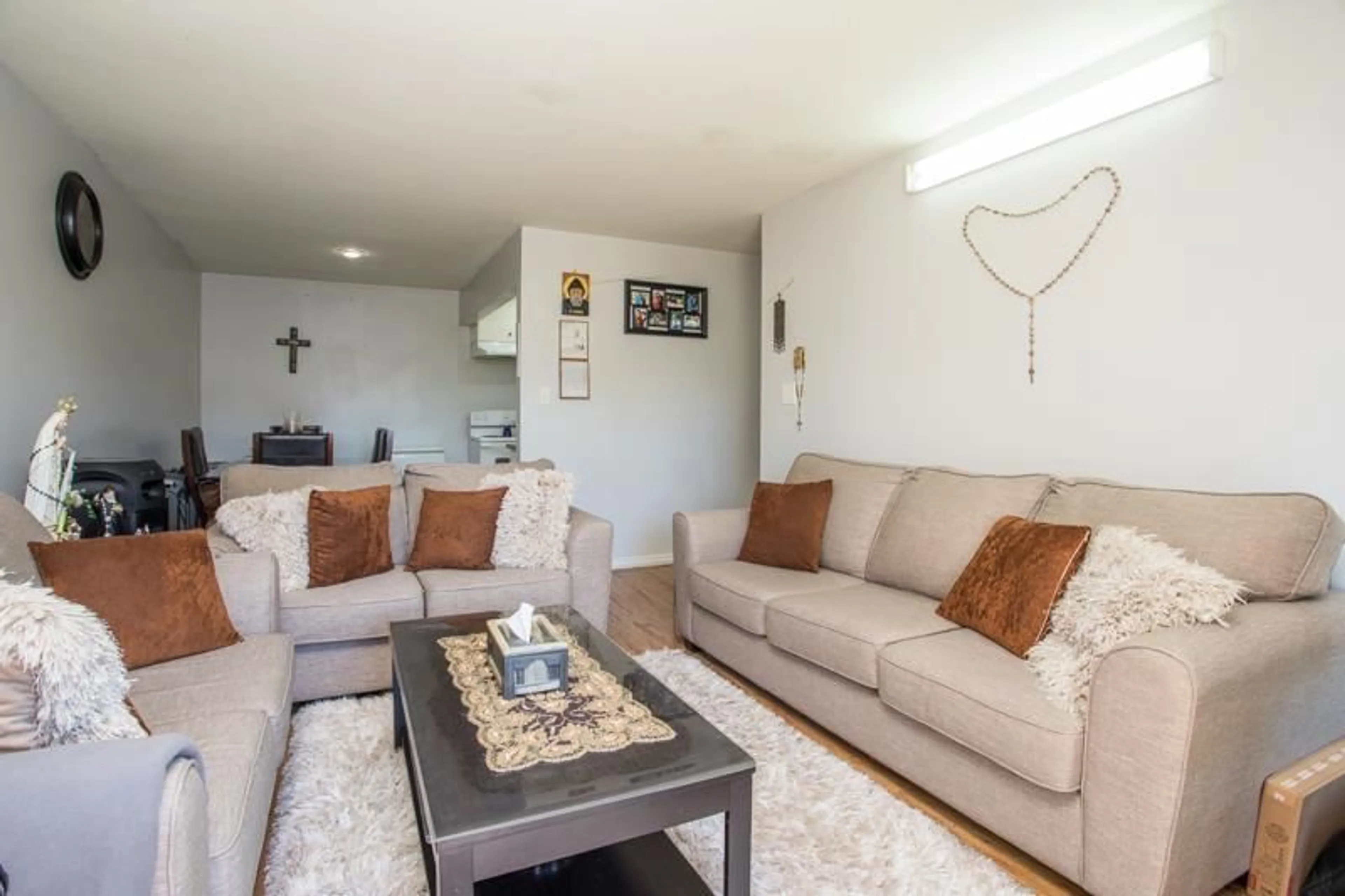 Living room with furniture, unknown for 308 - 10468 148, Surrey British Columbia V3R8T1