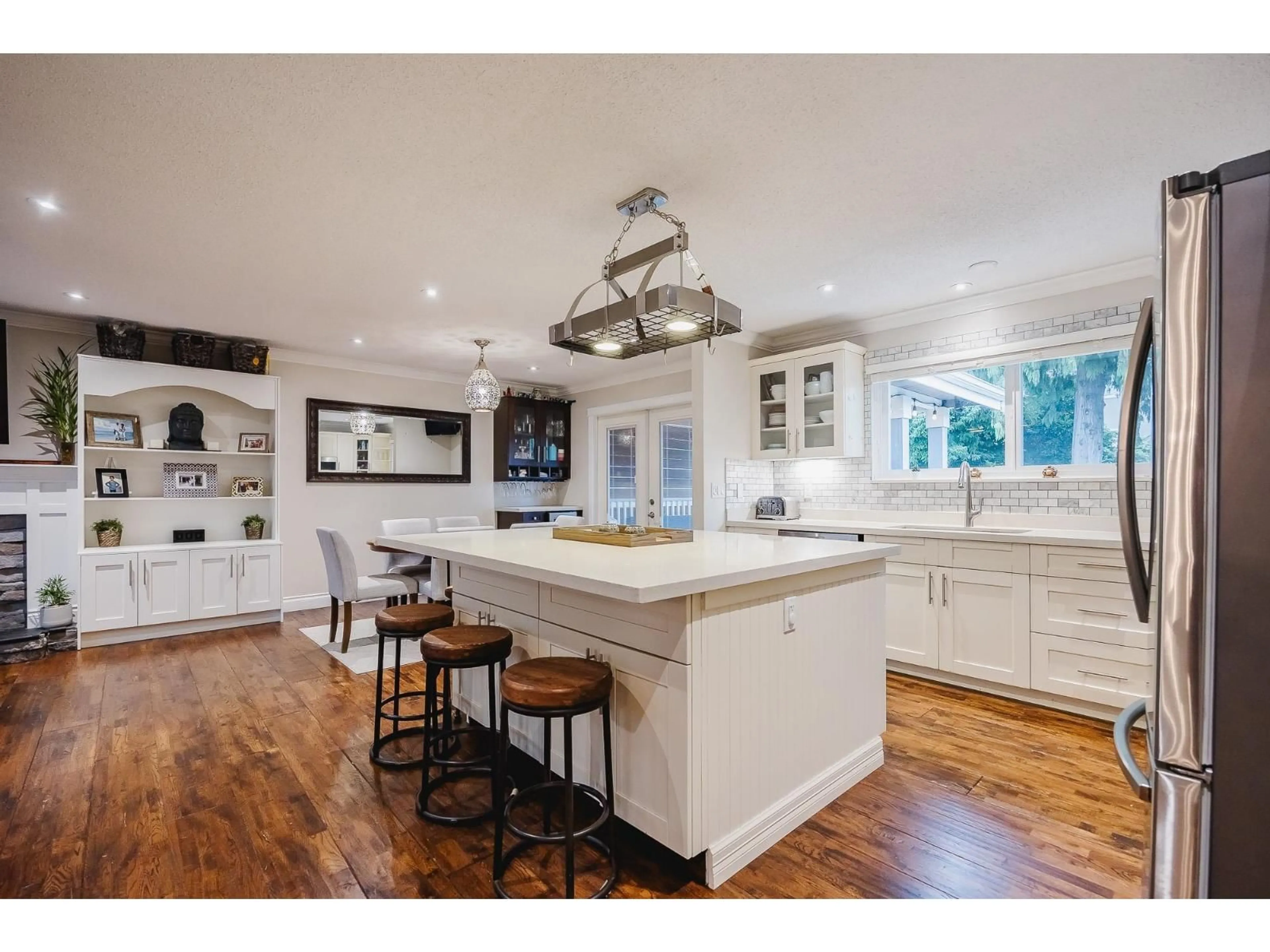 Open concept kitchen, unknown for 10356 SKAGIT, Delta British Columbia V4C2K8