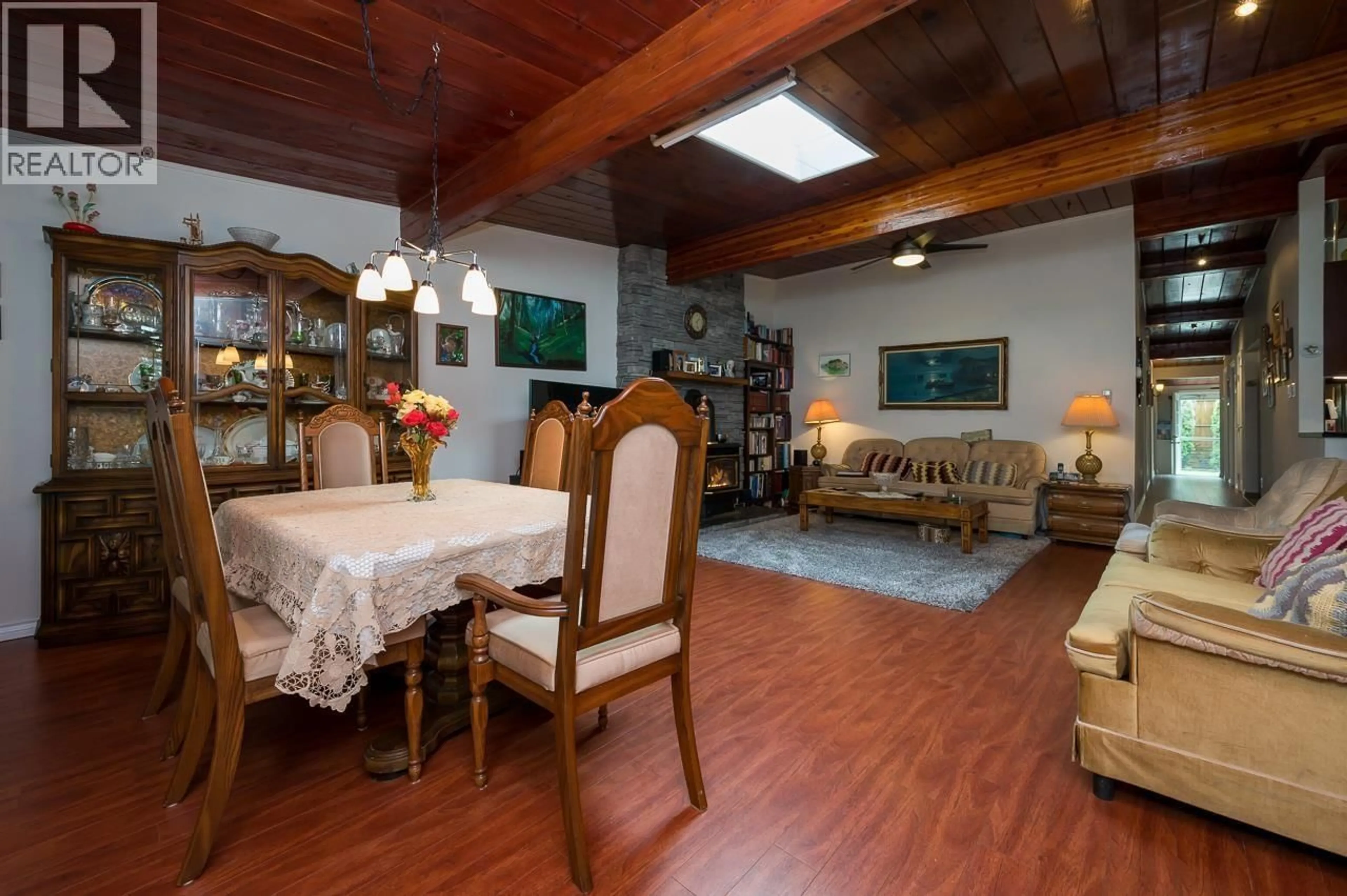 Dining room, wood/laminate floor for 20712 RIVER ROAD, Maple Ridge British Columbia V2X1Z7
