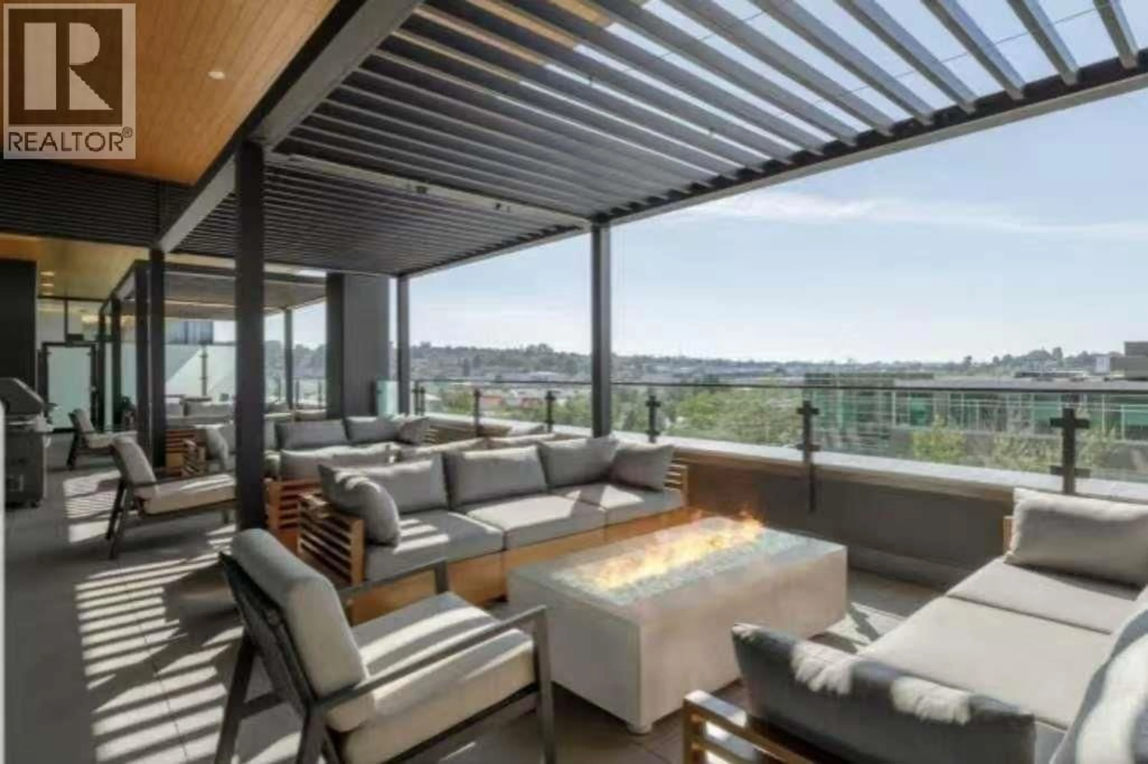 Patio, water/lake/river/ocean view for 4402 - 2186 GILMORE AVENUE, Burnaby British Columbia V5C0N7