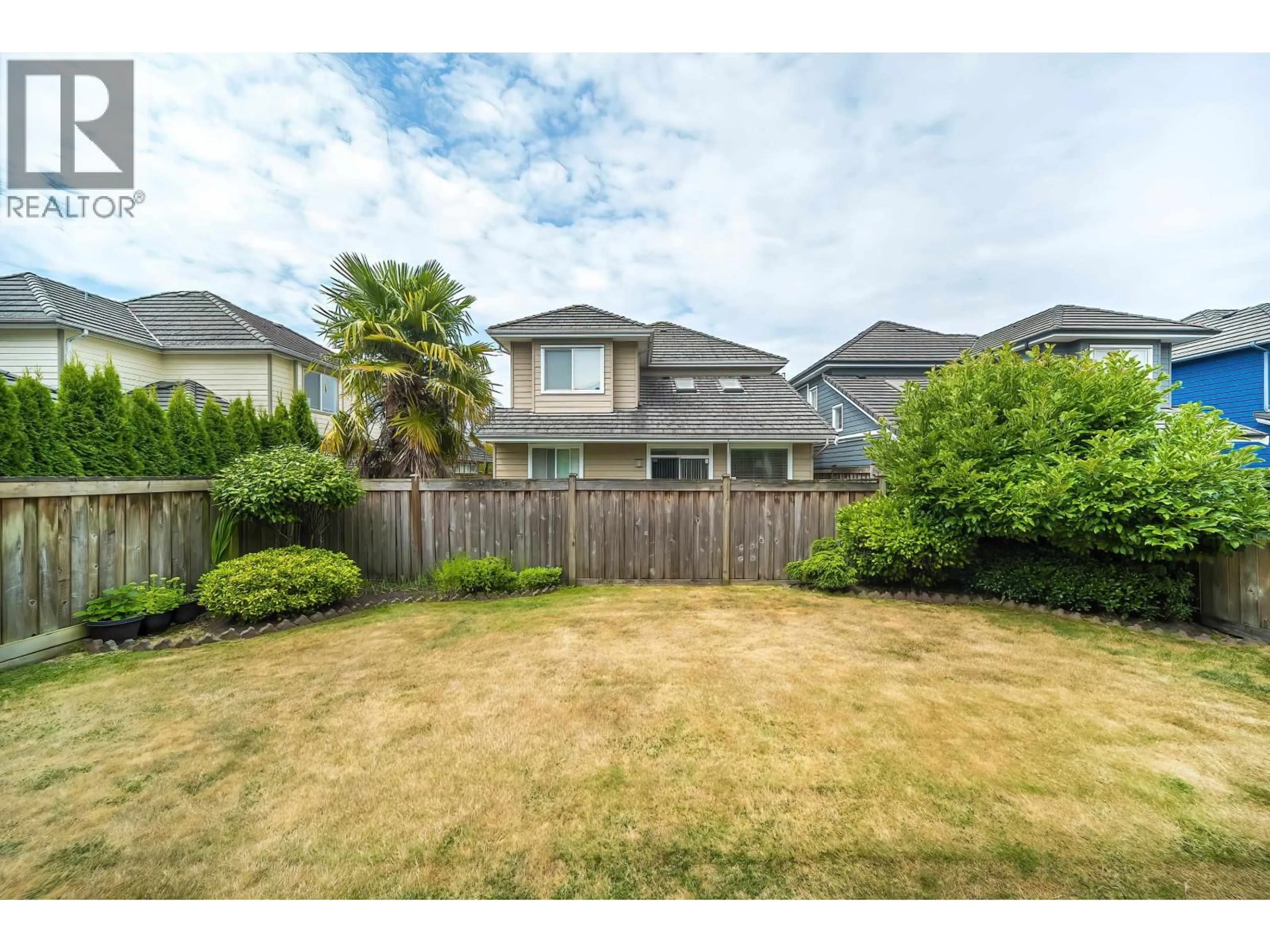 A pic from outside/outdoor area/front of a property/back of a property/a pic from drone, street for 6291 SEMLIN COURT, Richmond British Columbia V7C5S3