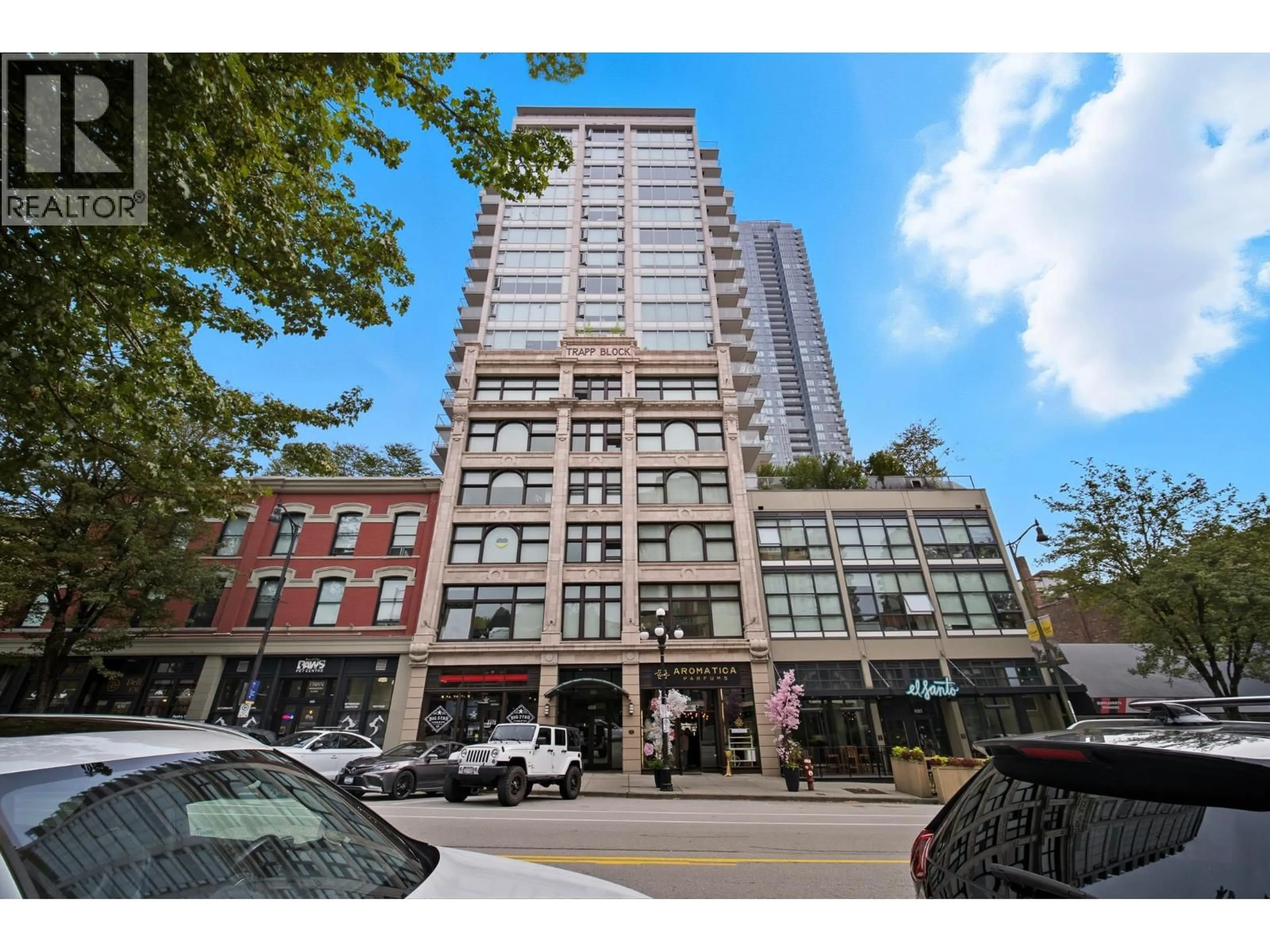 Indoor foyer for 304 - 668 COLUMBIA STREET, New Westminster British Columbia V3M1A9