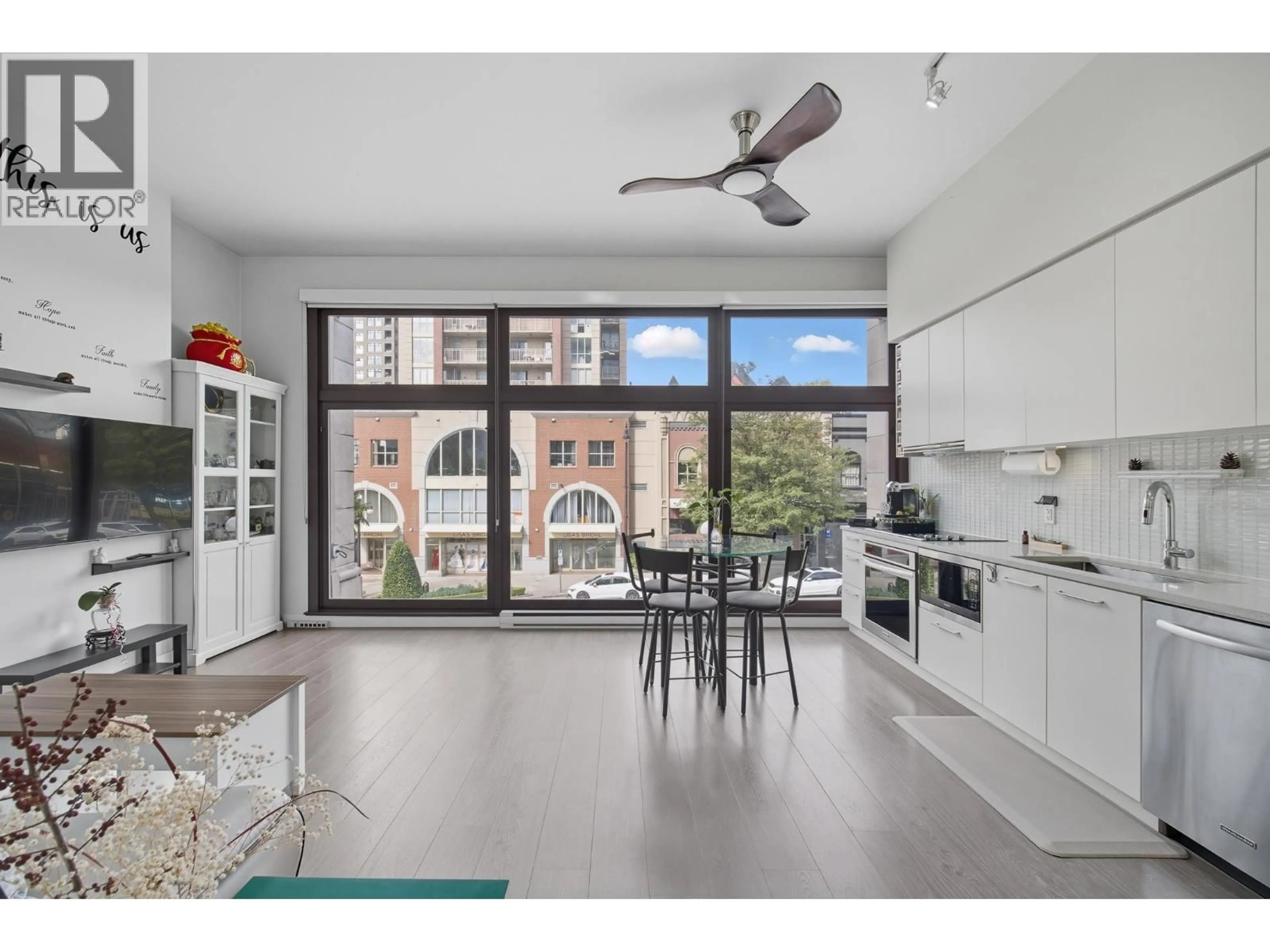 Open concept kitchen, unknown for 304 - 668 COLUMBIA STREET, New Westminster British Columbia V3M1A9
