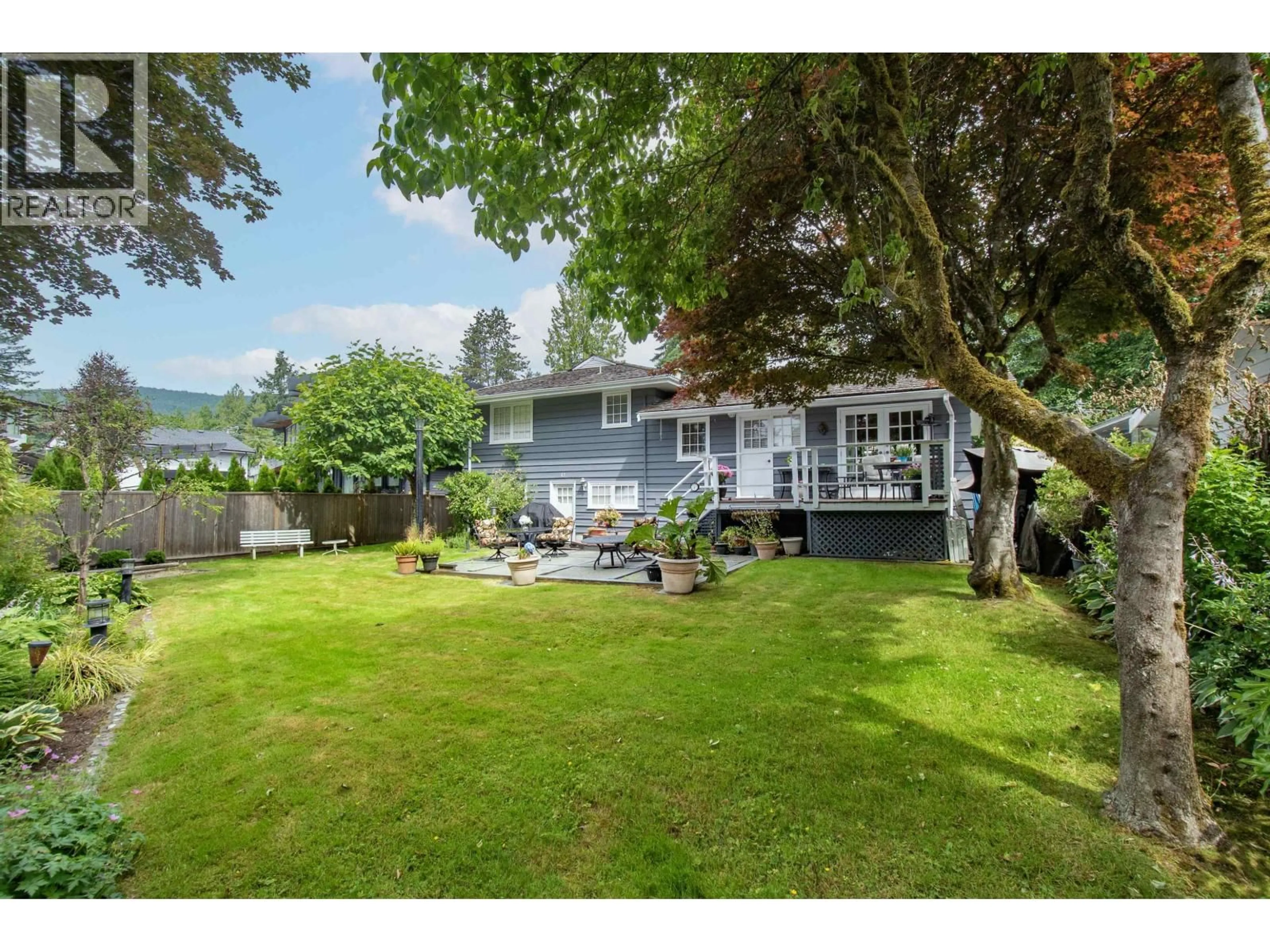 A pic from outside/outdoor area/front of a property/back of a property/a pic from drone, unknown for 1057 MONTROYAL BOULEVARD, North Vancouver British Columbia V7R2H5