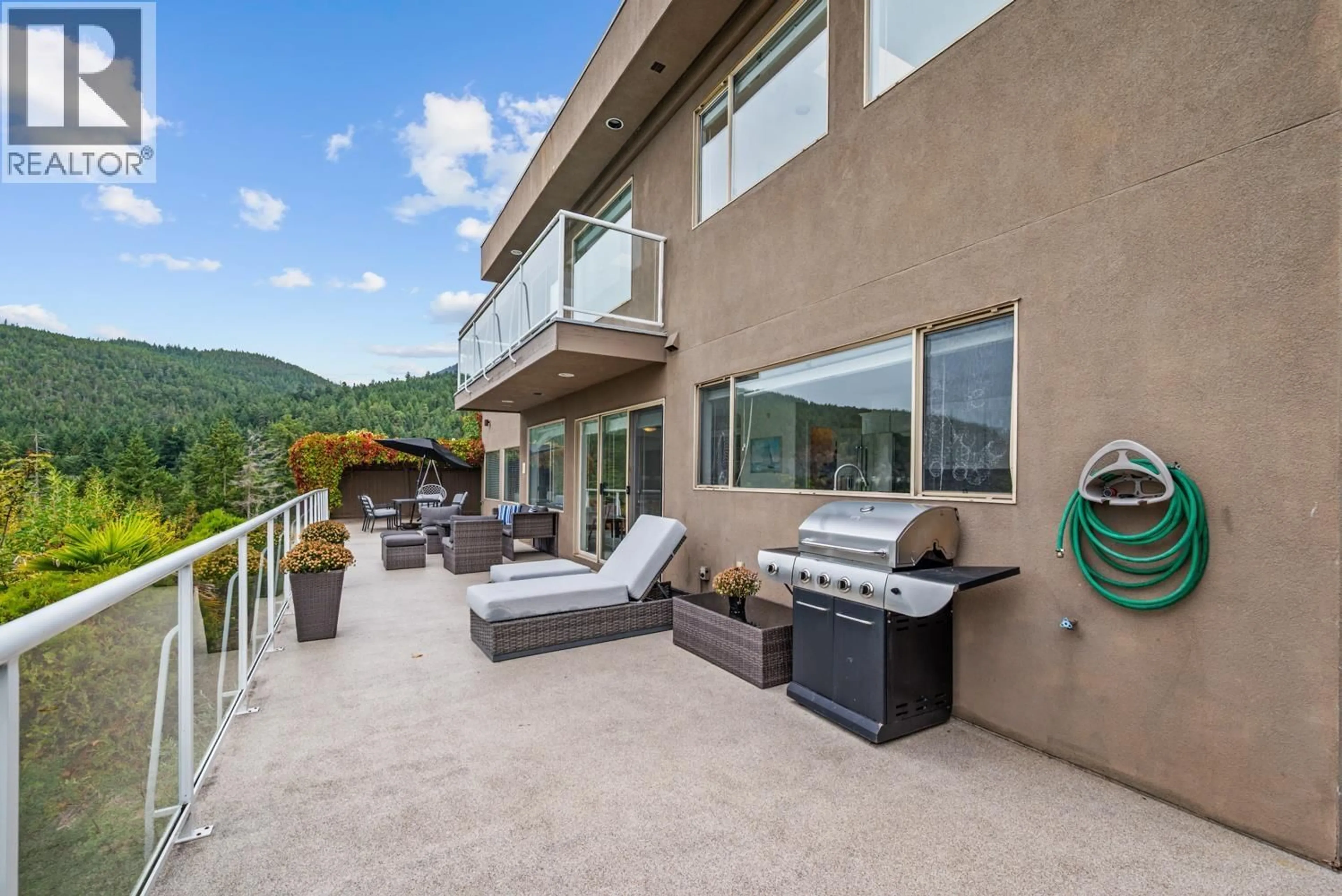 Patio, water/lake/river/ocean view for 5532 WESTHAVEN ROAD, West Vancouver British Columbia V7W3E9