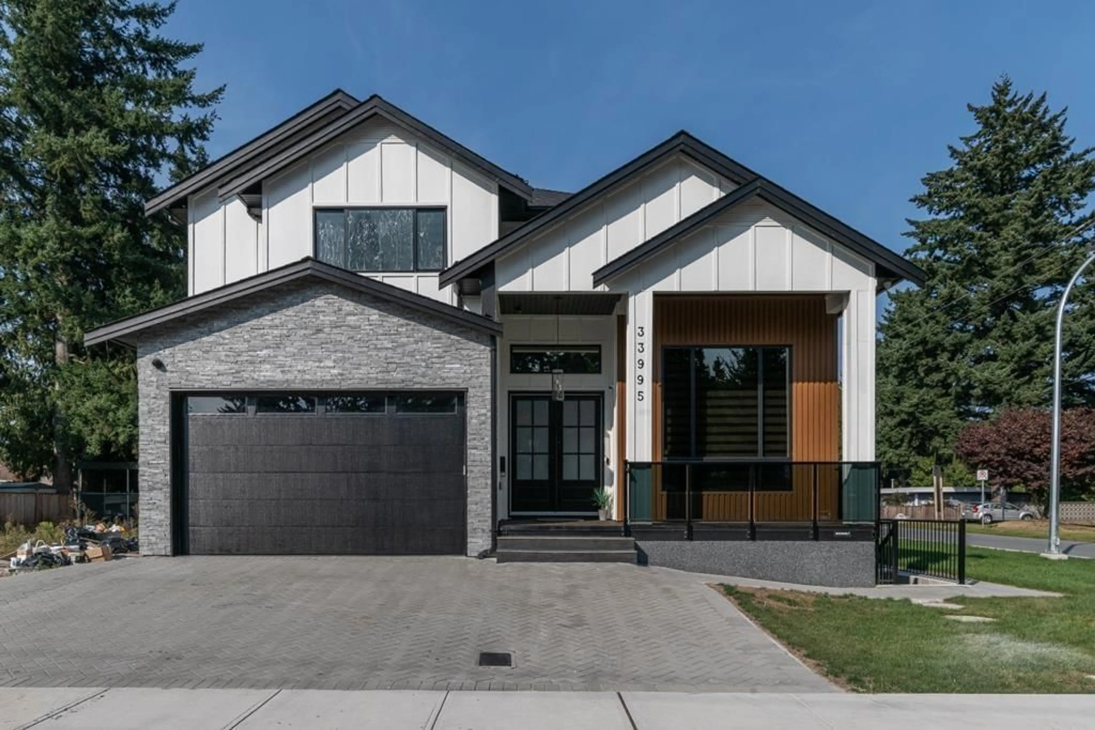 Home with brick exterior material, street for 33995 WALNUT, Abbotsford British Columbia V2S2S6
