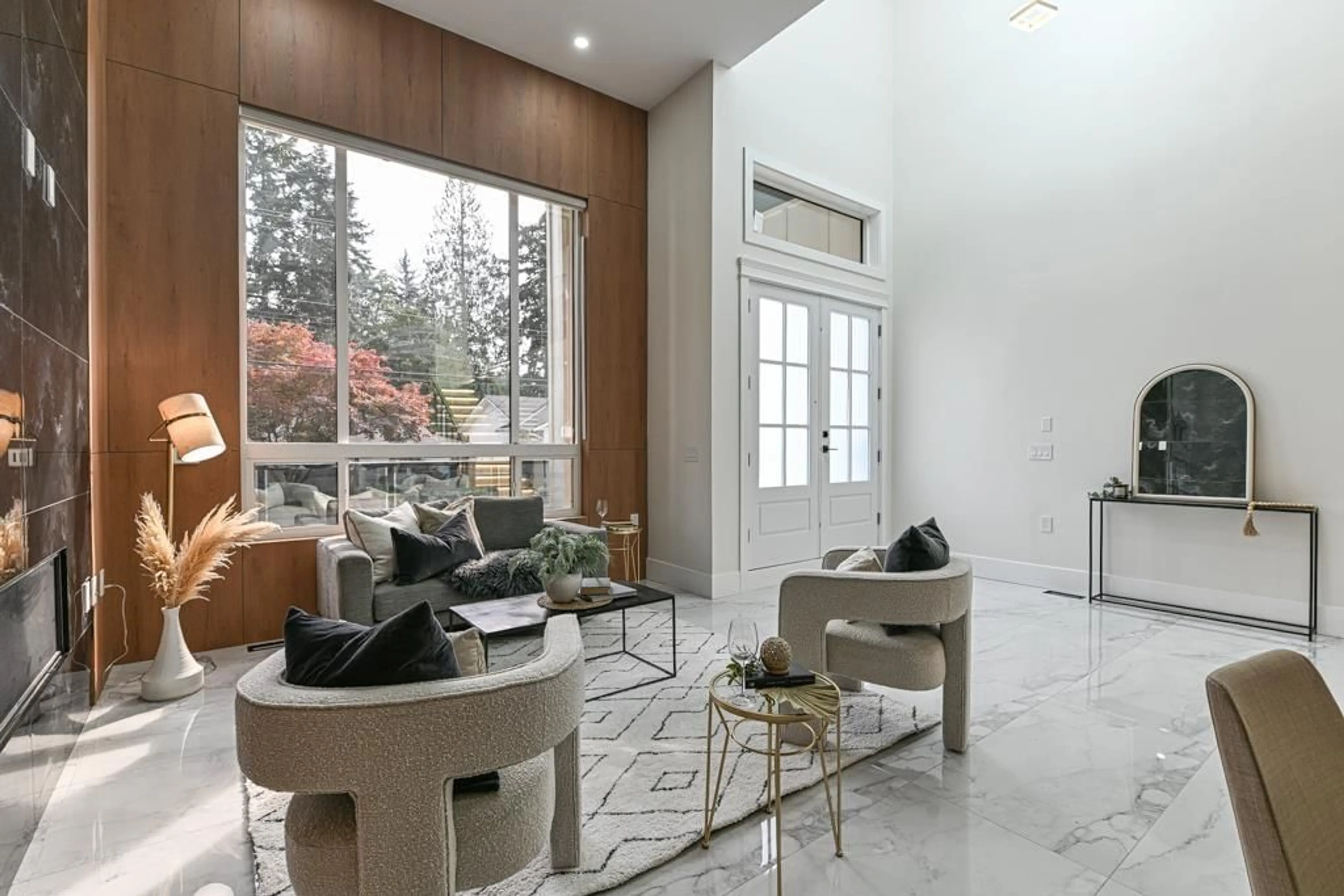 Indoor foyer for 33995 WALNUT, Abbotsford British Columbia V2S2S6