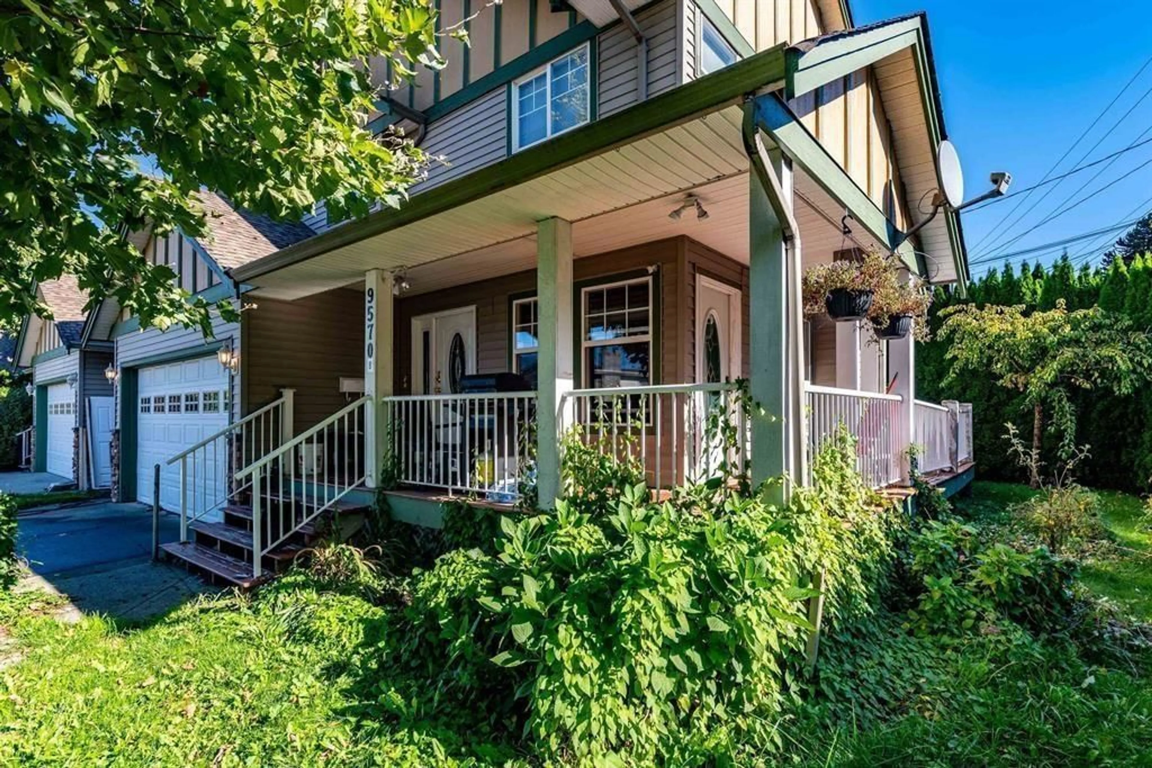 Home with vinyl exterior material, street for B - 9570 HAZEL STREET, Chilliwack British Columbia V2P5N9