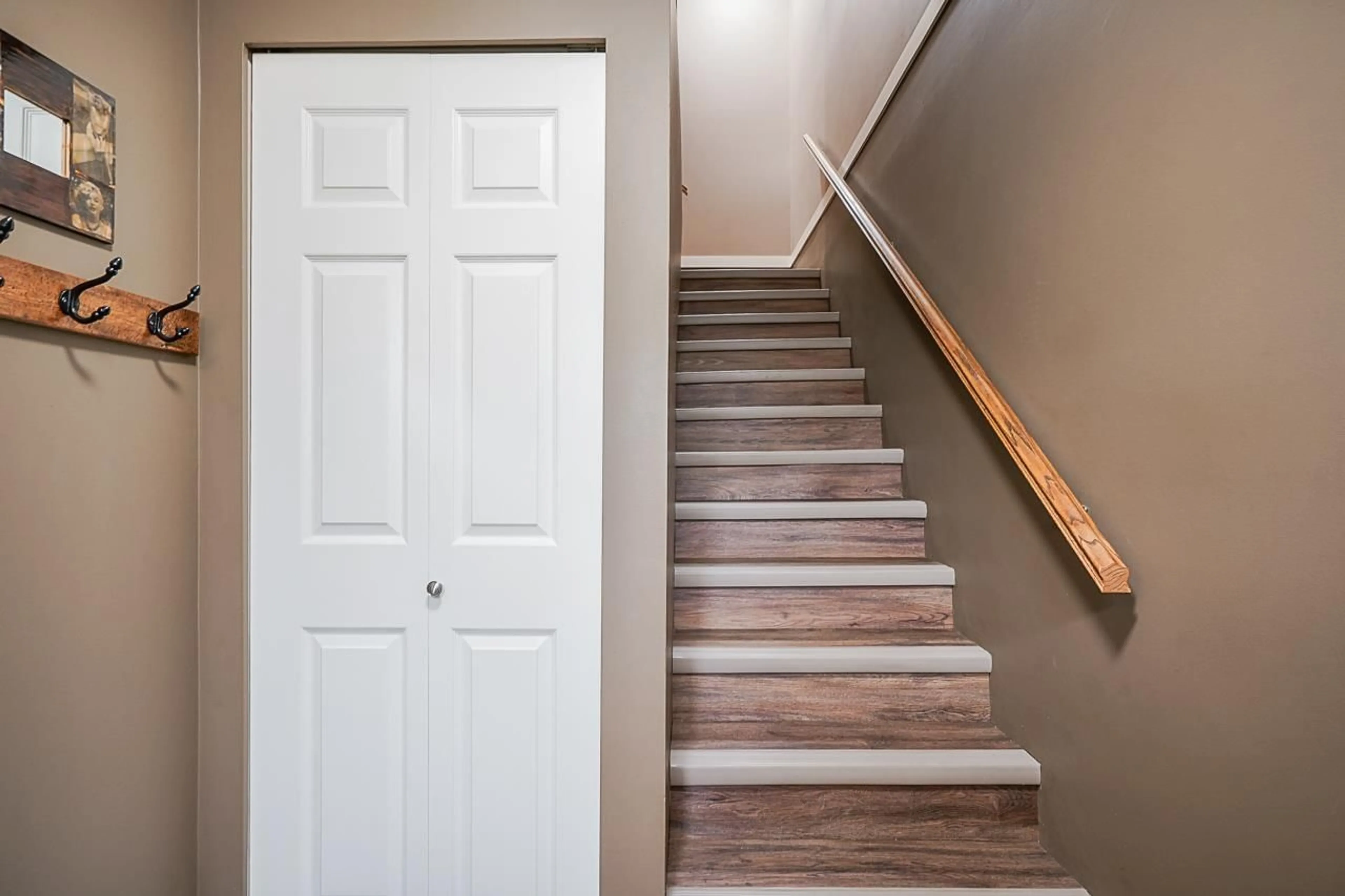 Stairs for 20 - 9259 122, Surrey British Columbia V3V7R3