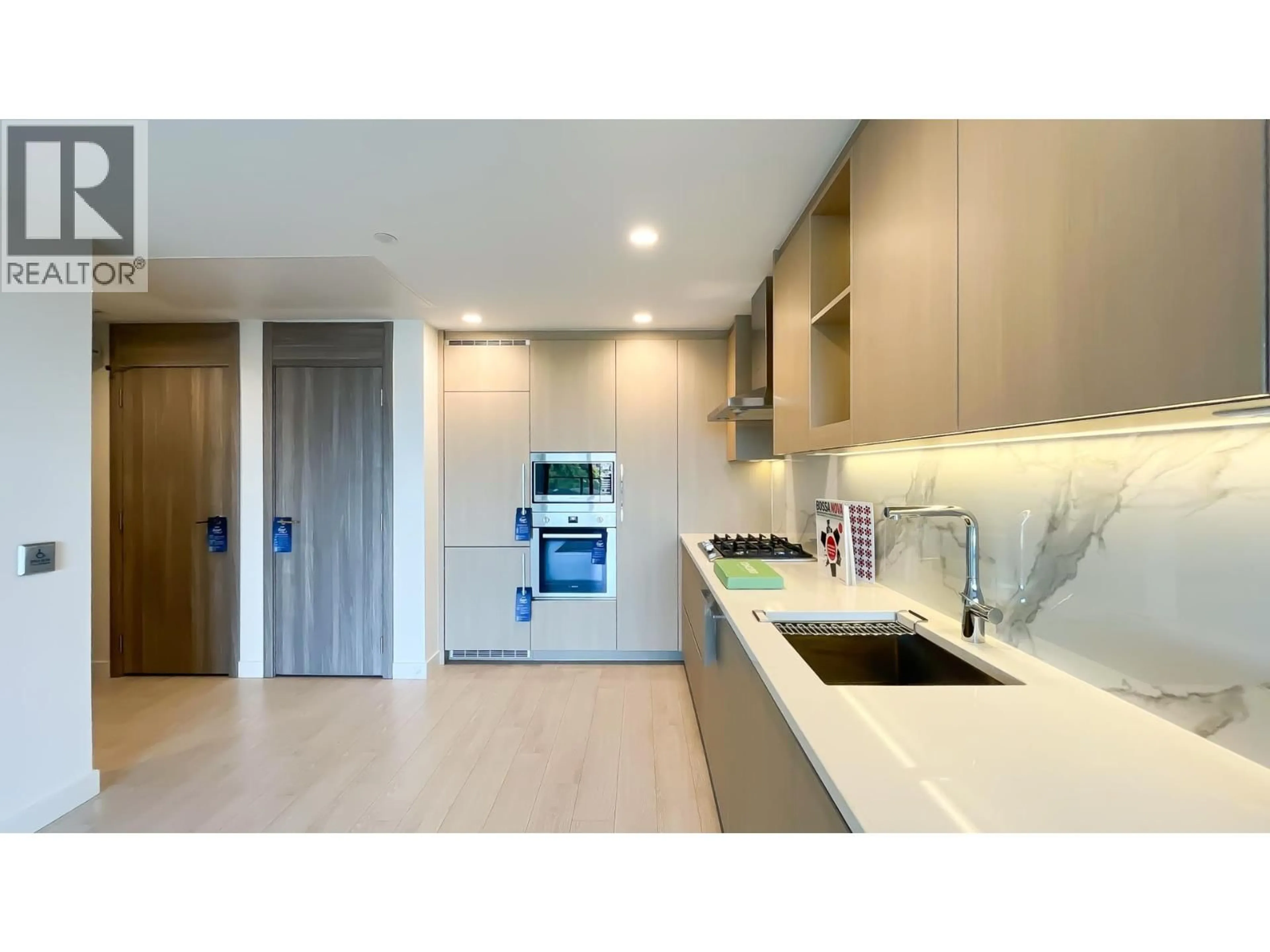 Unknown for 1106 - 4890 LOUGHEED HIGHWAY, Burnaby British Columbia V5C0N2