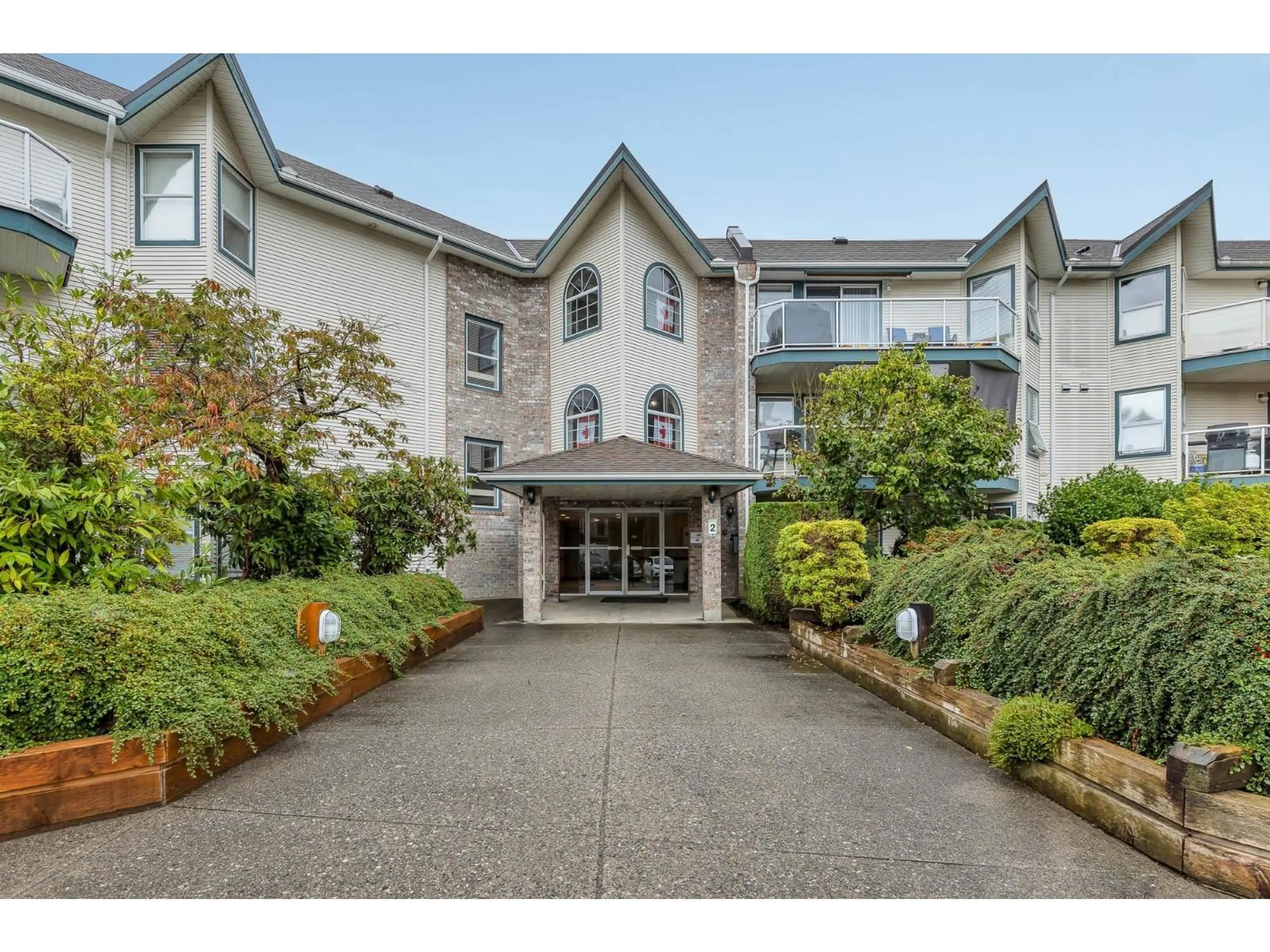 Indoor foyer for 123 - 27358 32, Langley British Columbia V4W3M5