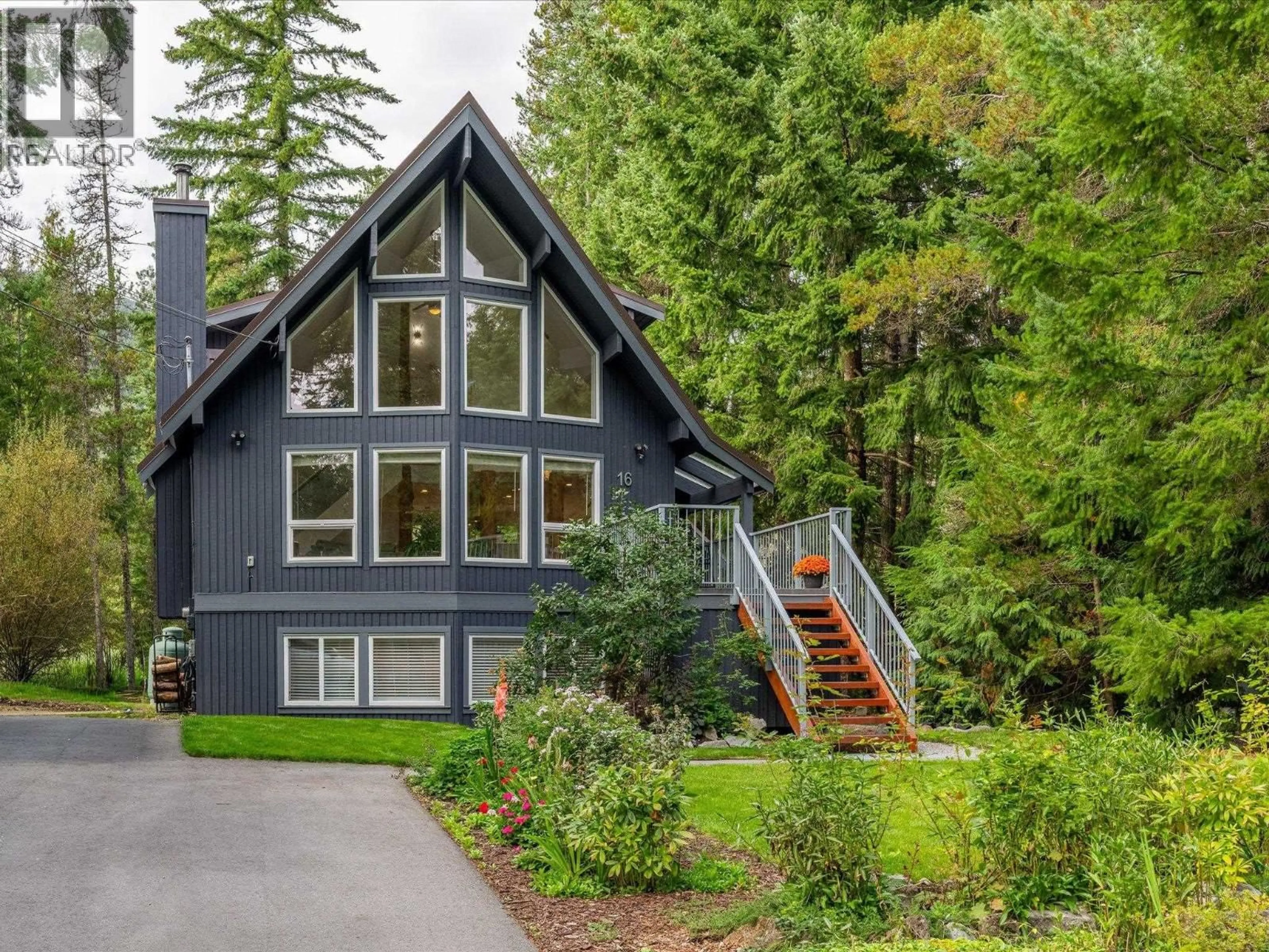 Home with vinyl exterior material, unknown for 16 GARIBALDI DRIVE, Whistler British Columbia V8E0A7