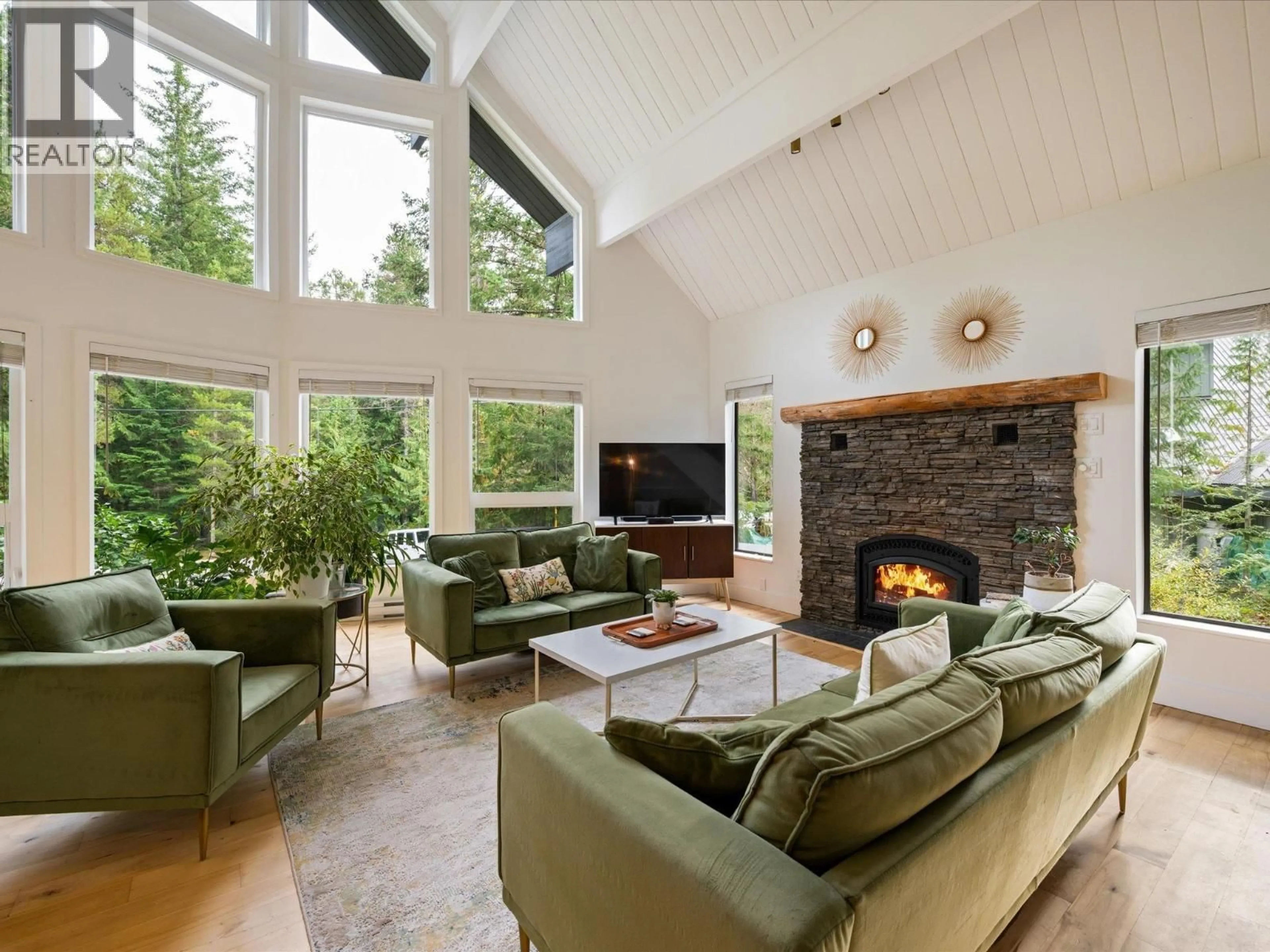 Living room with furniture, unknown for 16 GARIBALDI DRIVE, Whistler British Columbia V8E0A7