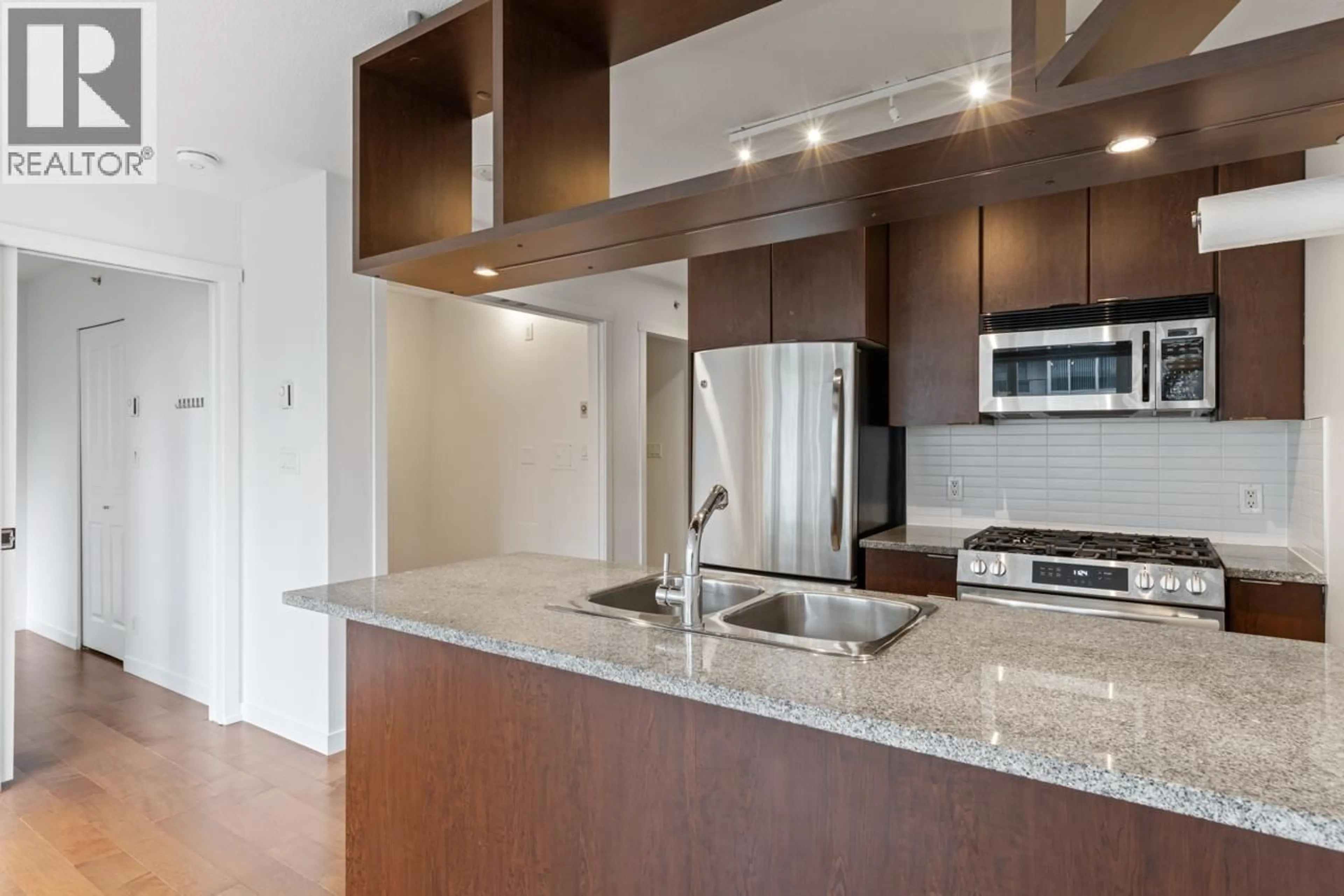 Standard kitchen, unknown for 504 - 1001 RICHARDS STREET, Vancouver British Columbia V6B1J6