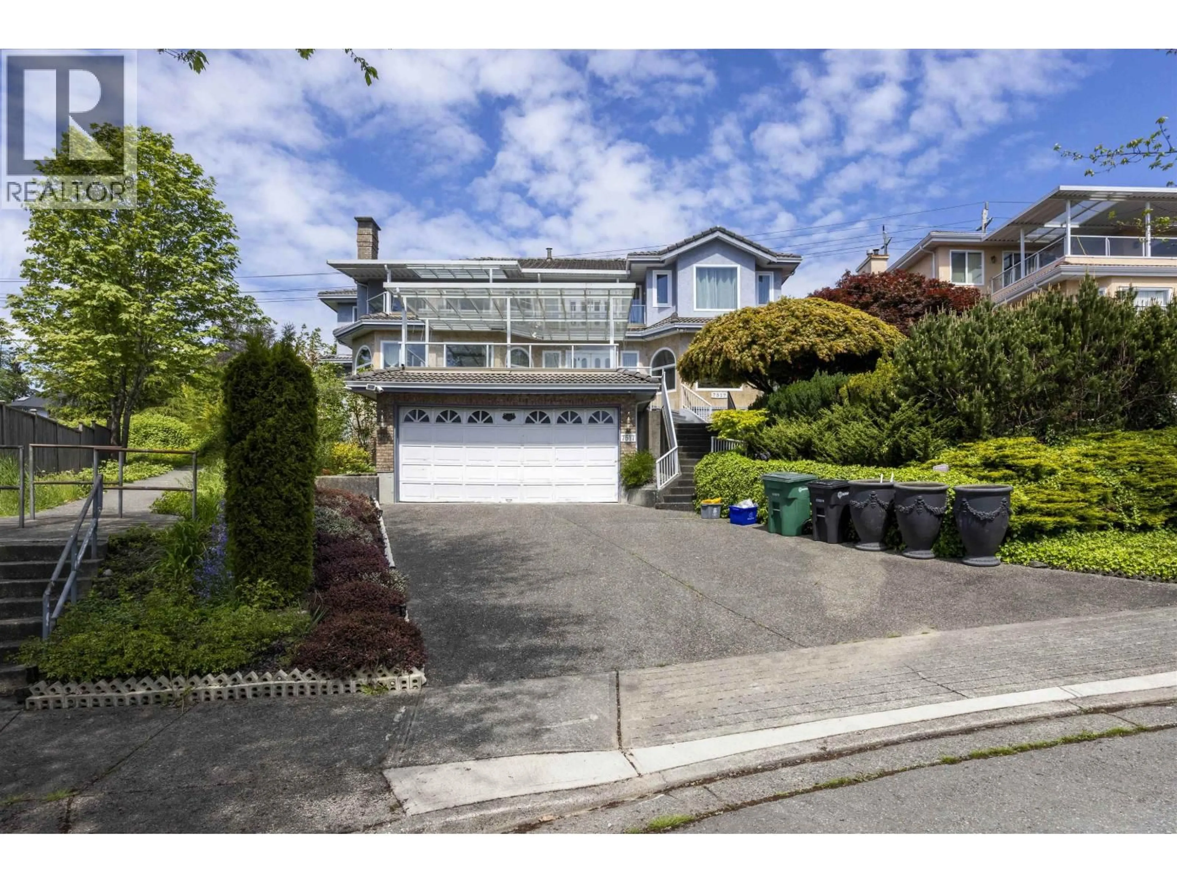 A pic from outside/outdoor area/front of a property/back of a property/a pic from drone, street for 7517 KILREA PLACE, Burnaby British Columbia V5A4T5