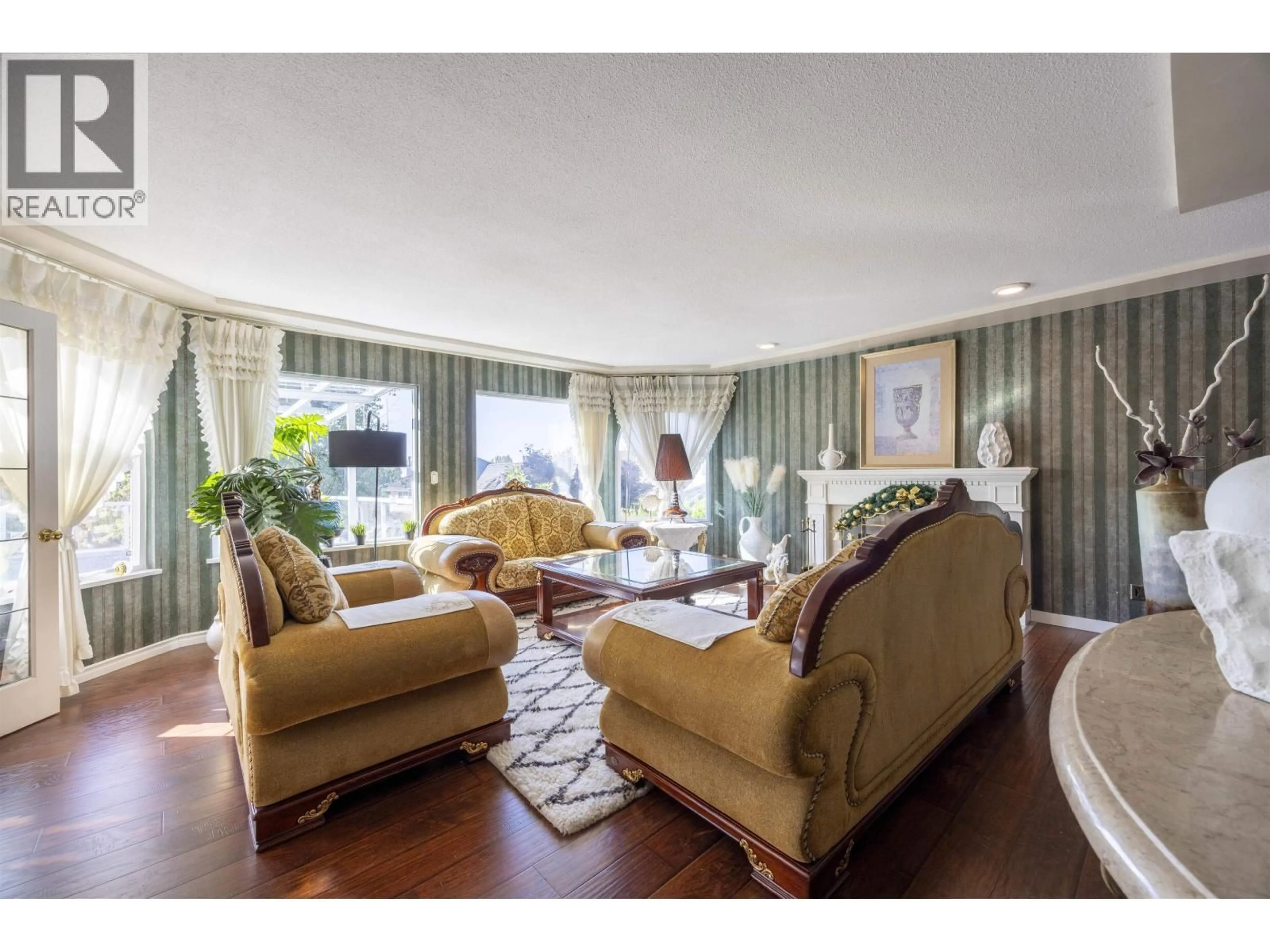 Living room with furniture, unknown for 7517 KILREA PLACE, Burnaby British Columbia V5A4T5