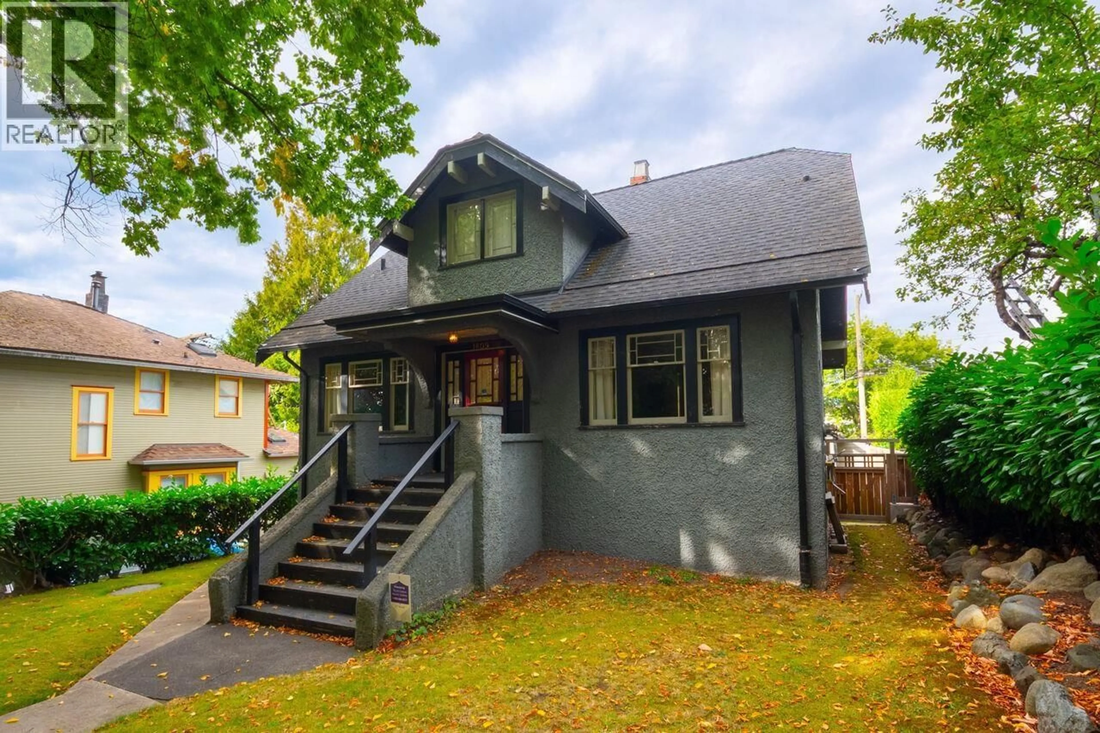 Home with vinyl exterior material, street for 1809 VENABLES STREET, Vancouver British Columbia V5L2H6