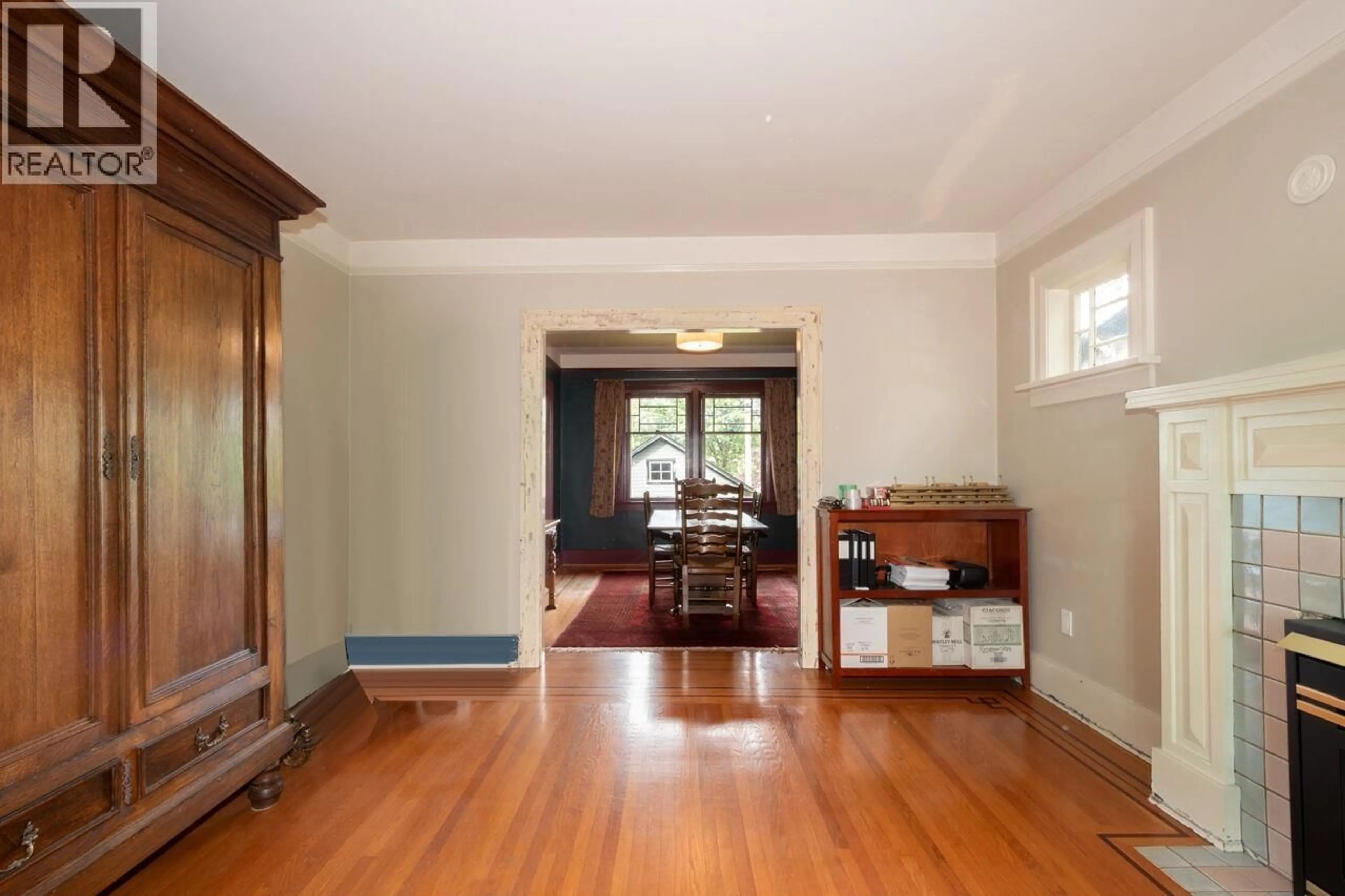 Indoor foyer for 1809 VENABLES STREET, Vancouver British Columbia V5L2H6