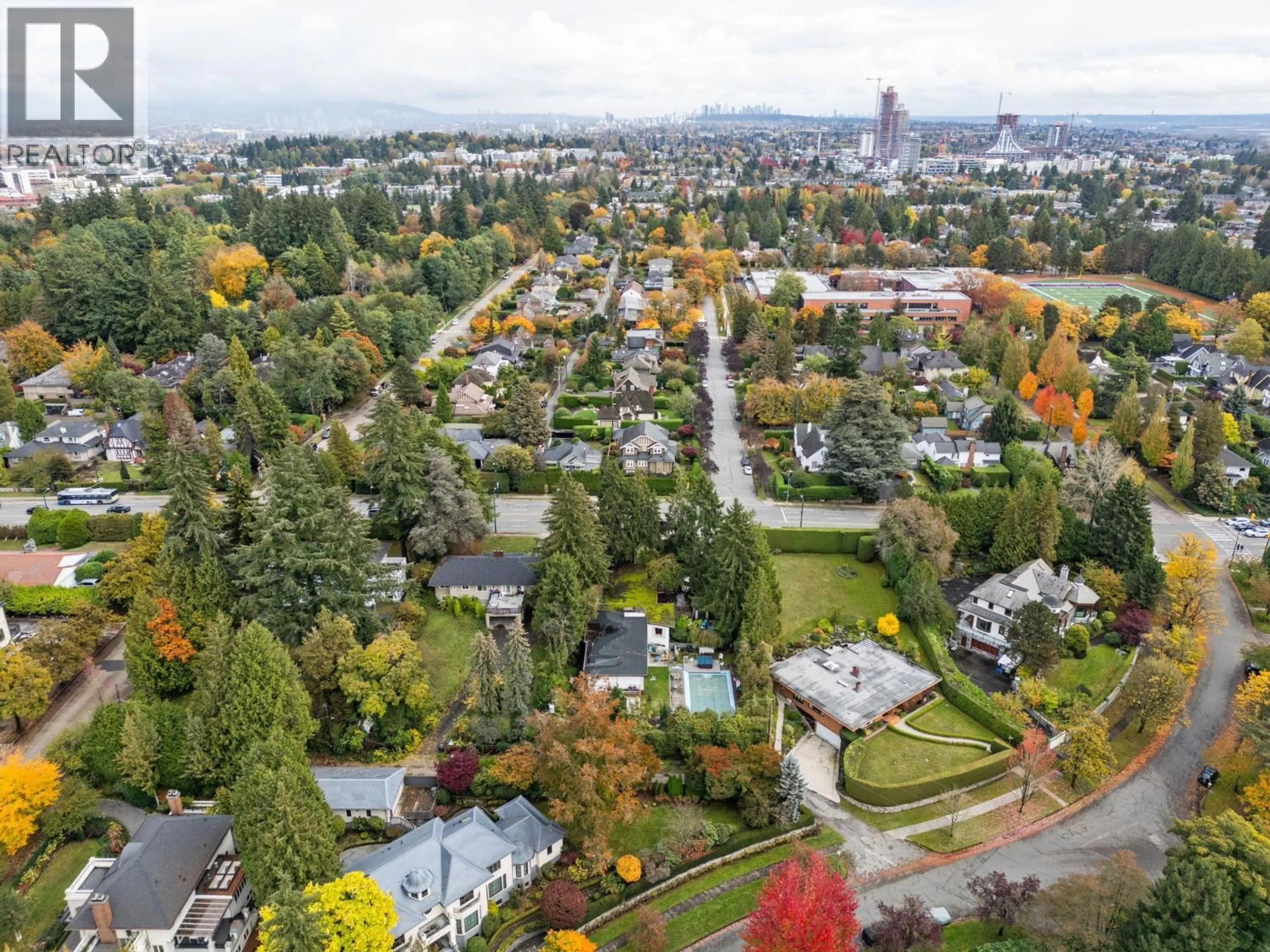 A pic from outside/outdoor area/front of a property/back of a property/a pic from drone, unknown for 5383 GRANVILLE STREET, Vancouver British Columbia V6M3C2