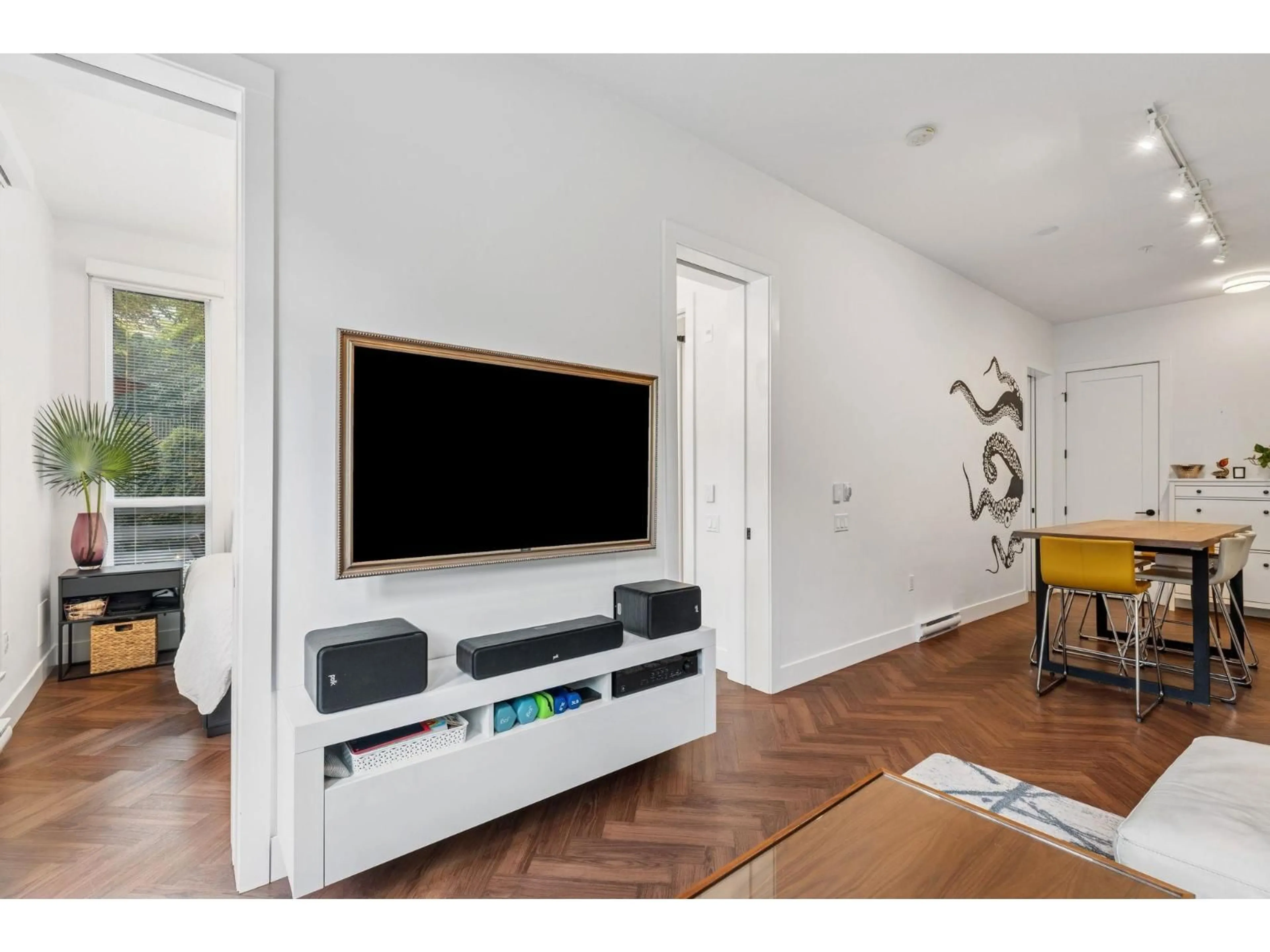 Home theater for 104 - 14968 101A, Surrey British Columbia V3R0E8