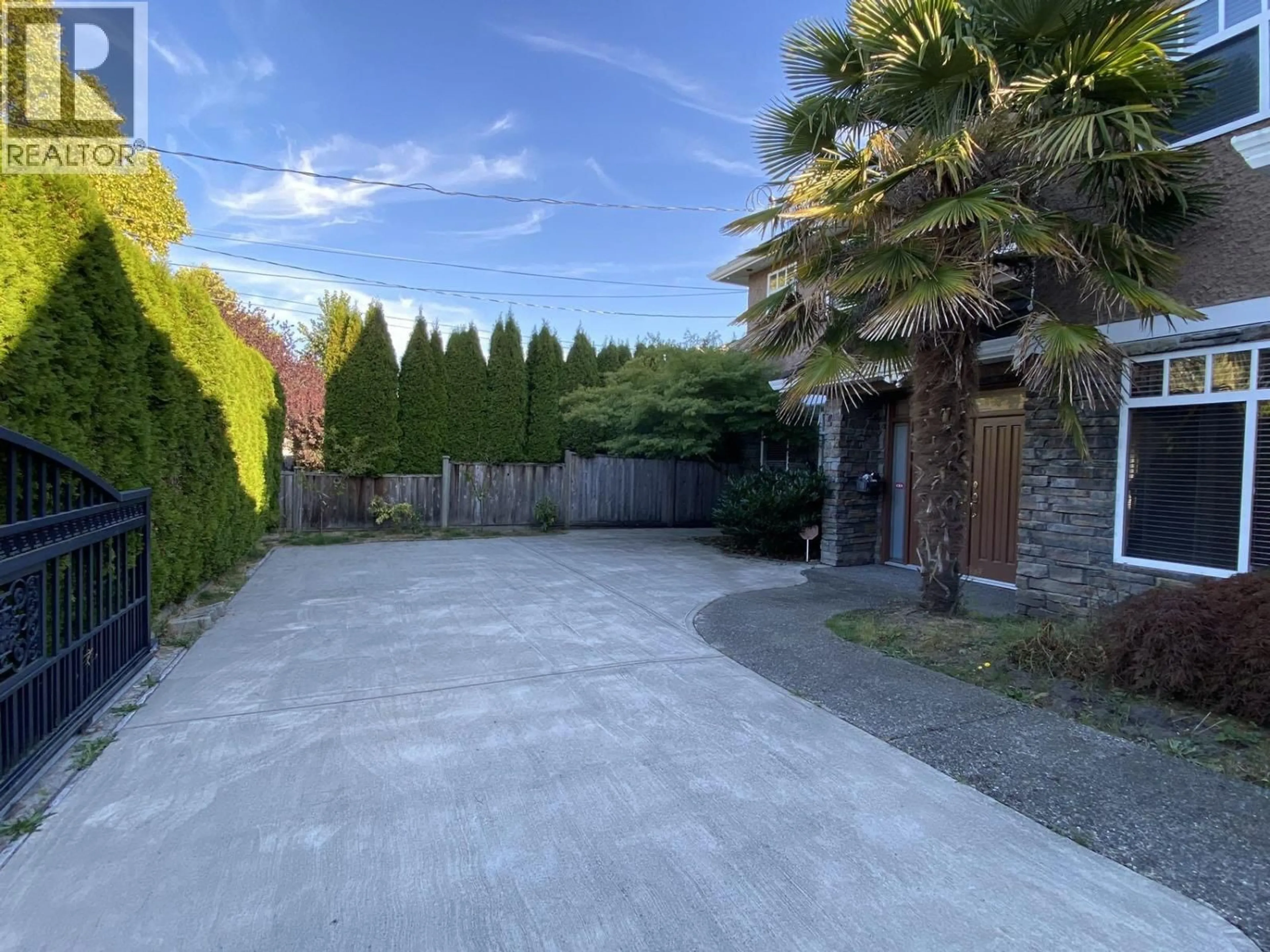 A pic from outside/outdoor area/front of a property/back of a property/a pic from drone, street for 3740 ROSAMOND AVENUE, Richmond British Columbia V7E1A7