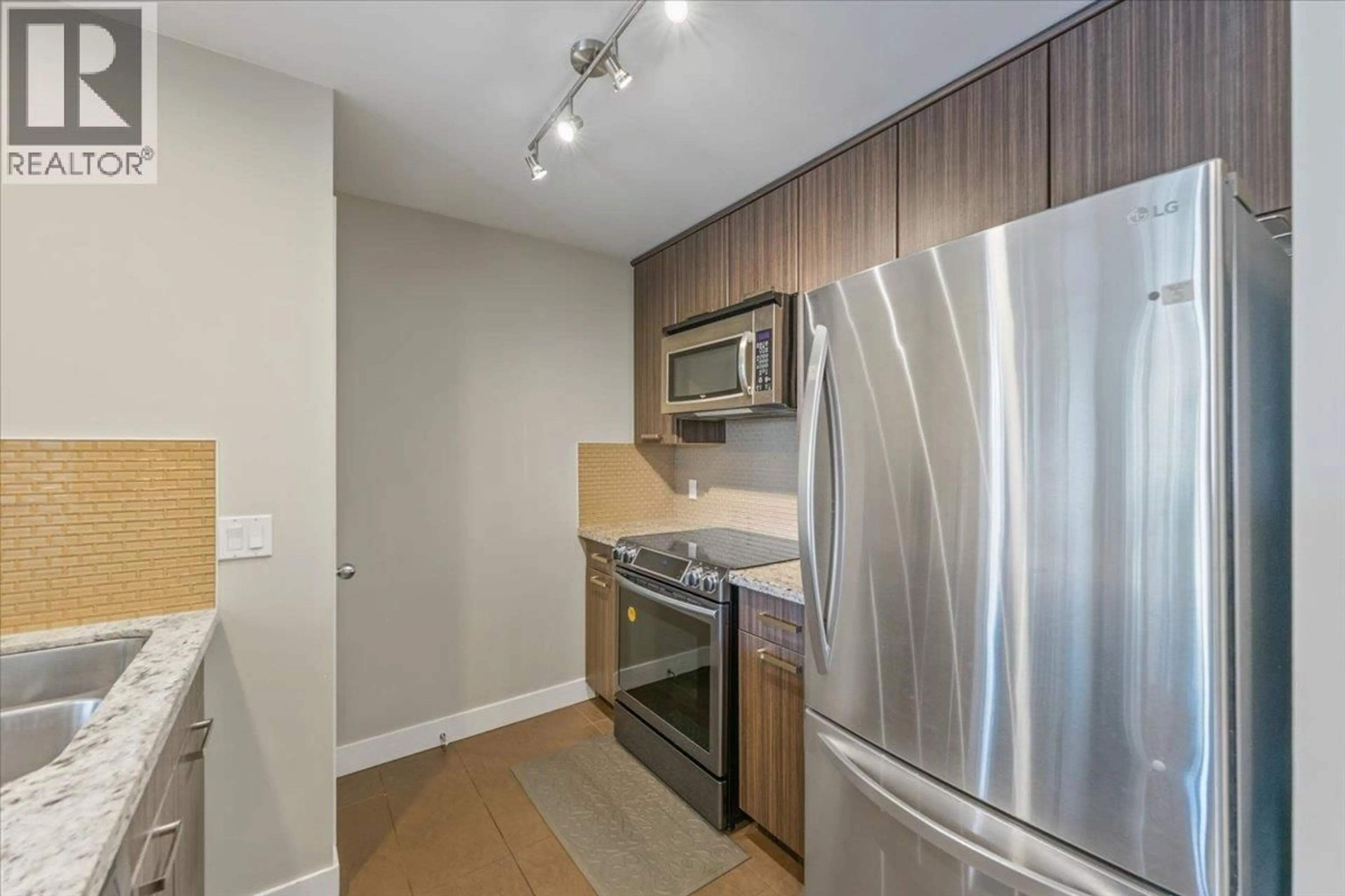 Standard kitchen, unknown for 409 - 3255 SMITH AVENUE, Burnaby British Columbia V5G0B5