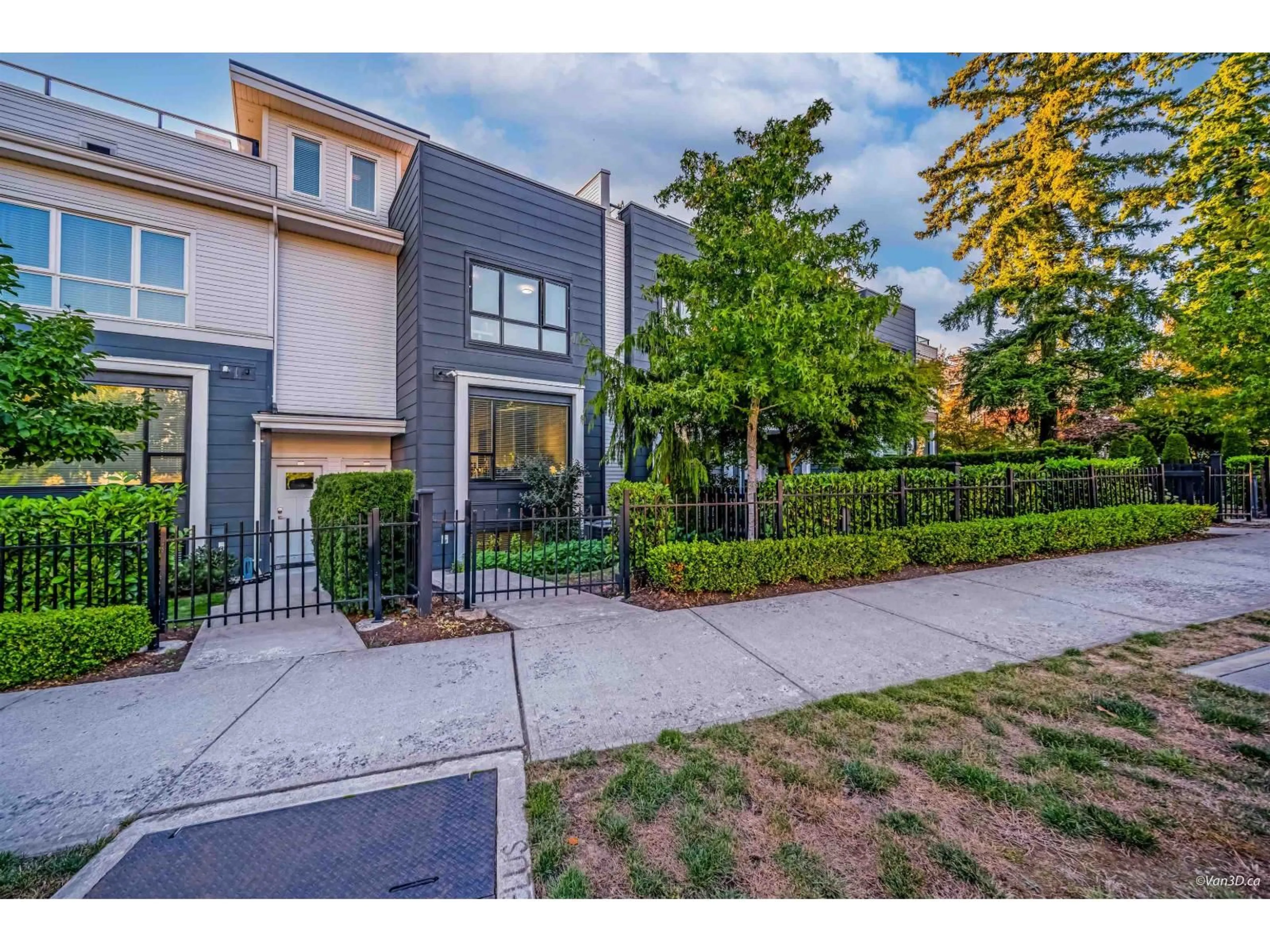Unknown for 216 - 2277 OAK MEADOWS, Surrey British Columbia V3Z0W6