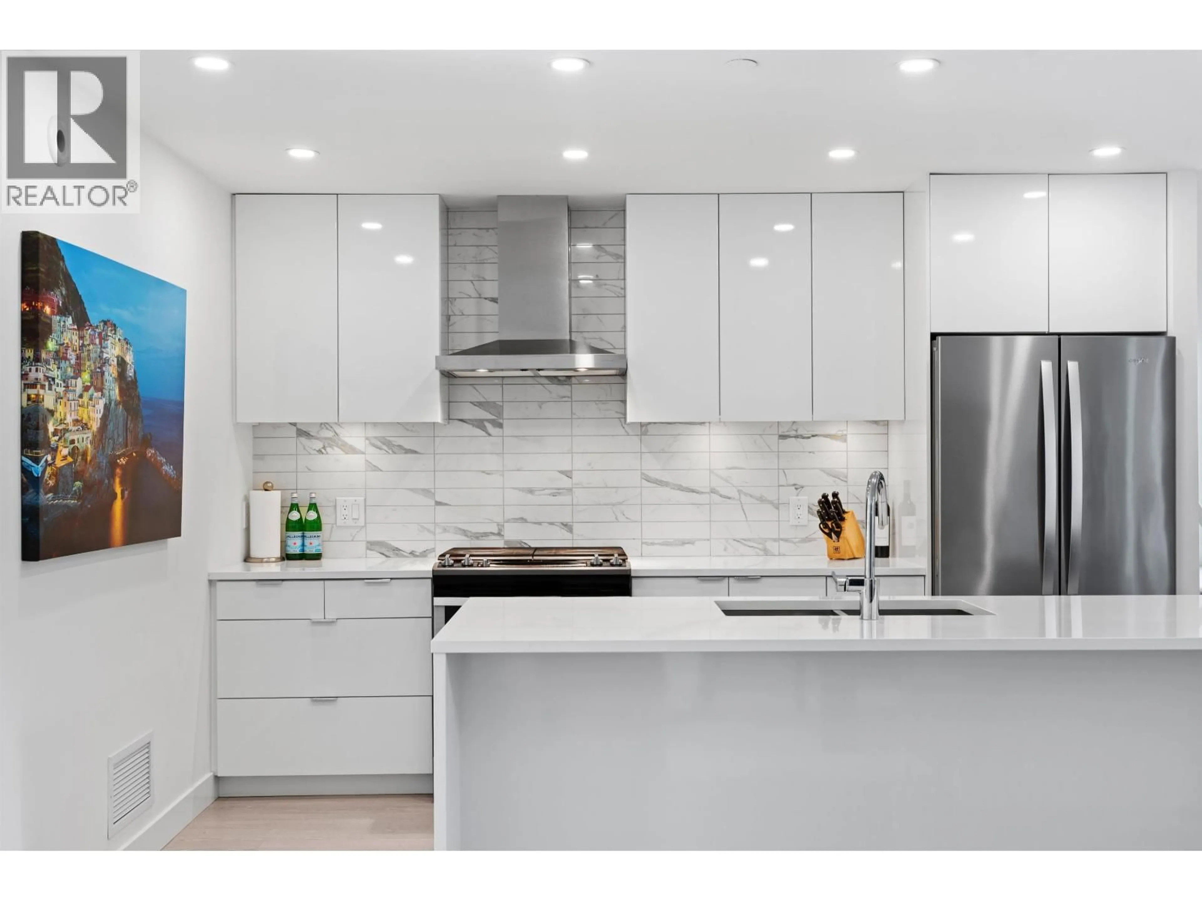 Contemporary kitchen, ceramic/tile floor for 16 - 3595 SALAL DRIVE, North Vancouver British Columbia V7G0A7
