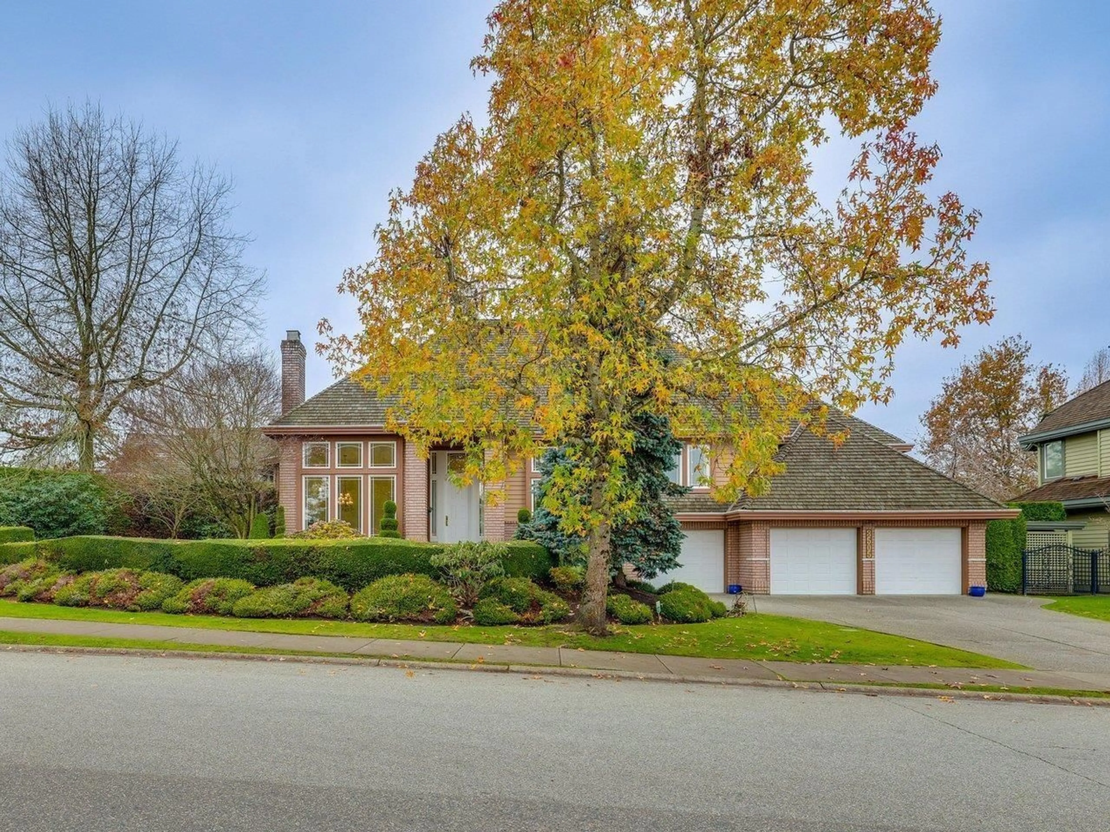 Home with brick exterior material, street for 3505 MORGAN CREEK, Surrey British Columbia V3S0J3