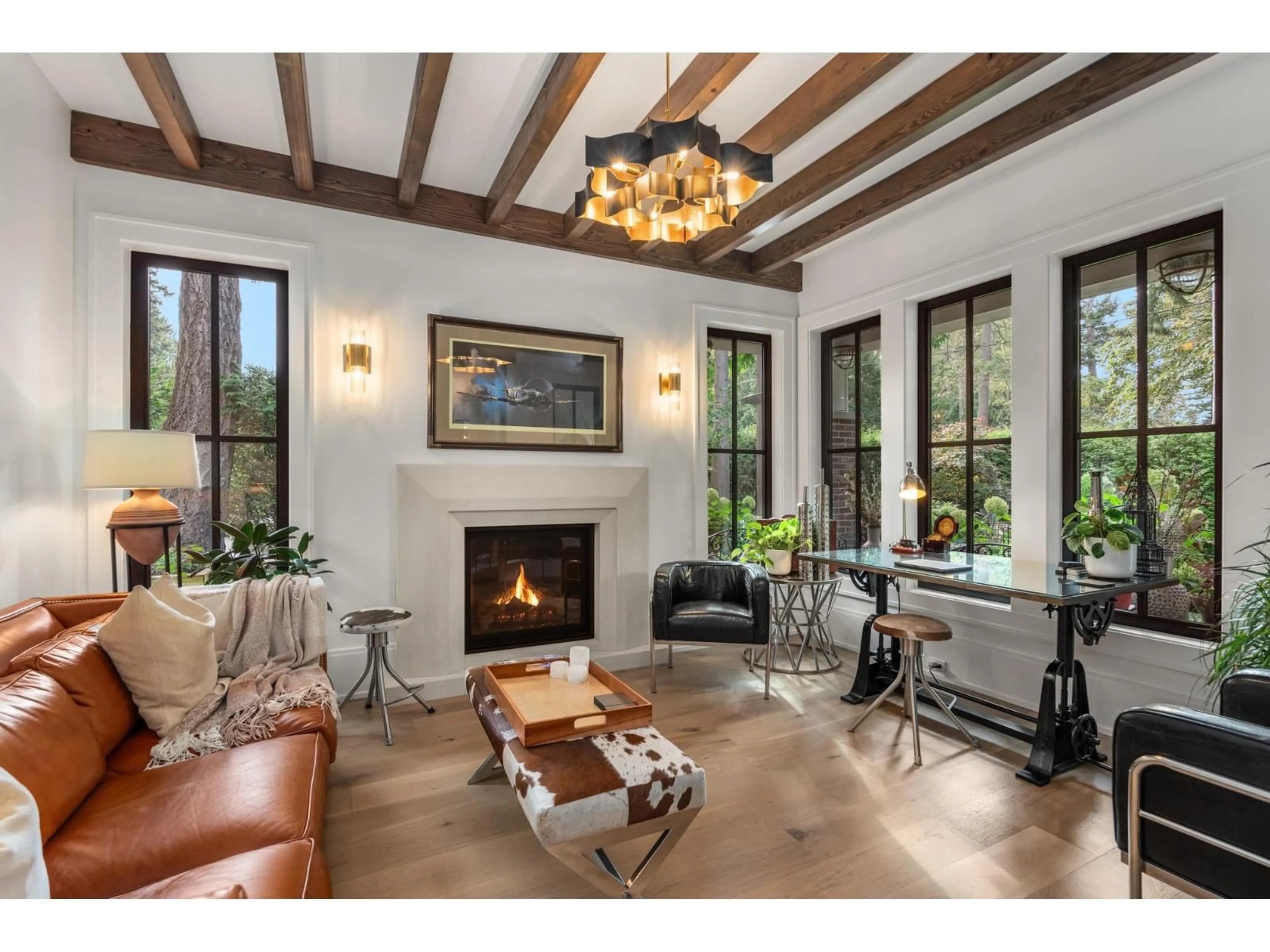 Living room with furniture, unknown for 2408 CHRISTOPHERSON, Surrey British Columbia V4A5W2