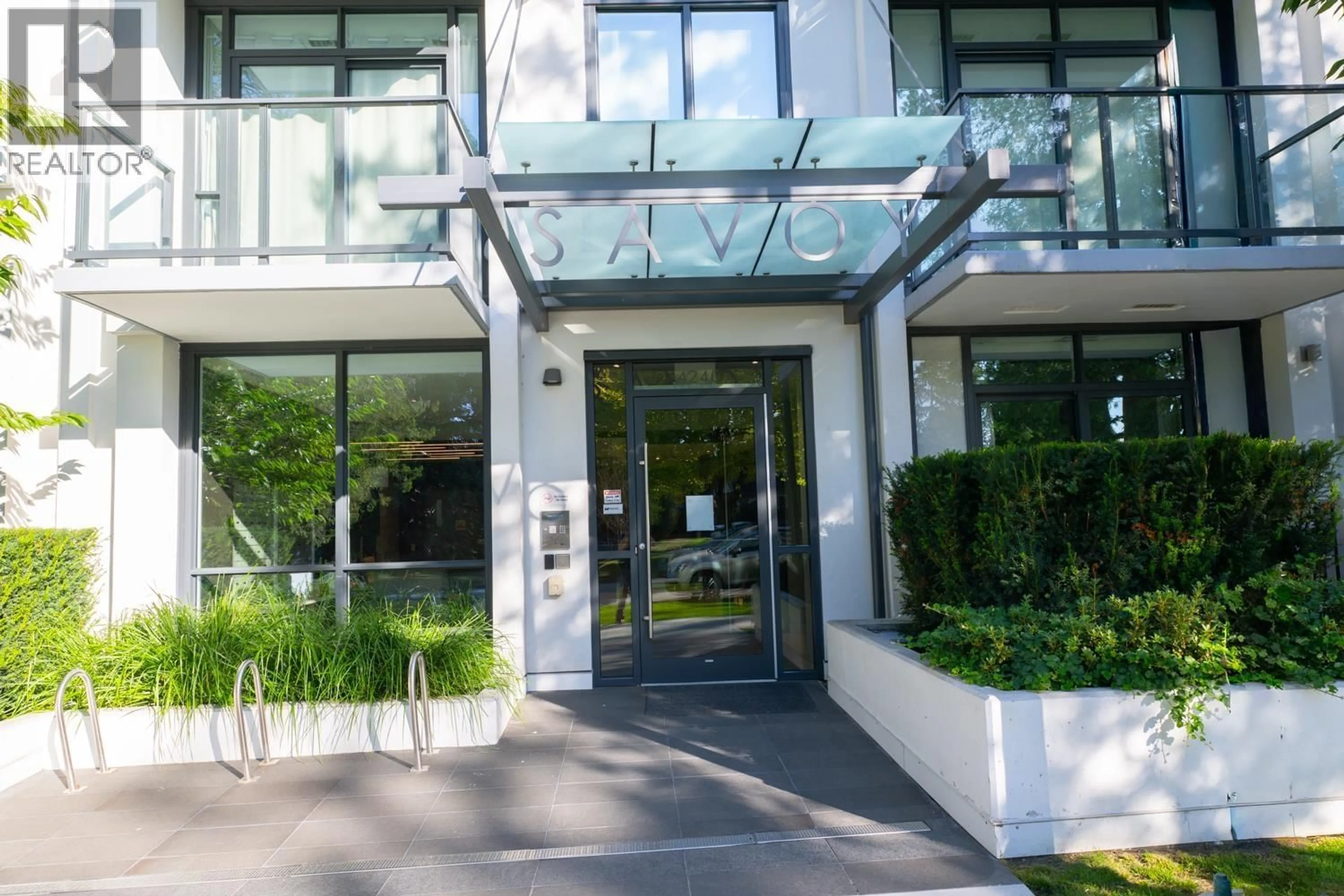 Indoor foyer for 212 - 4240 CAMBIE STREET, Vancouver British Columbia V5Z0K6
