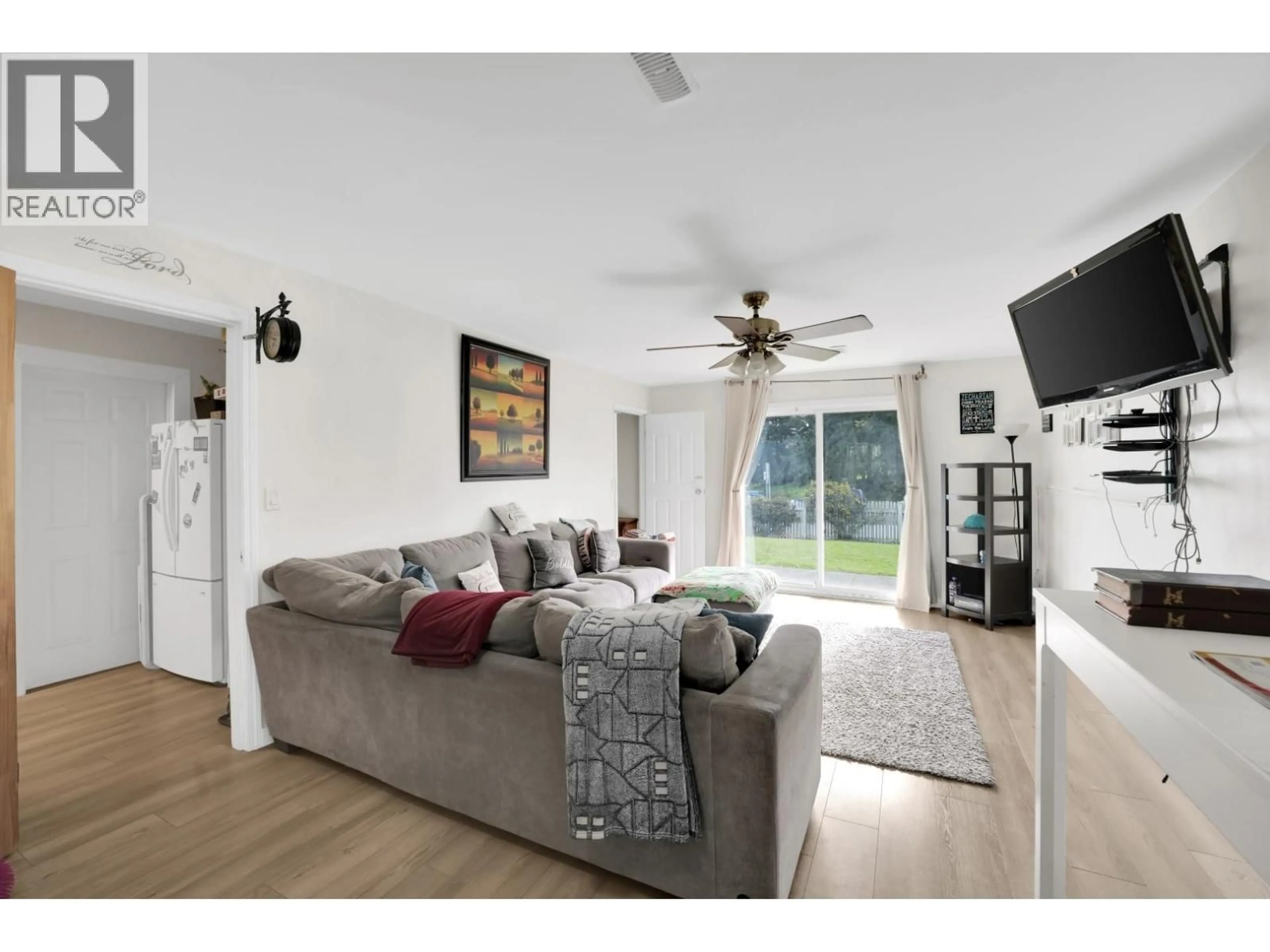 Living room with furniture, unknown for 1457 MARINE DRIVE, Vancouver British Columbia V5P2R3