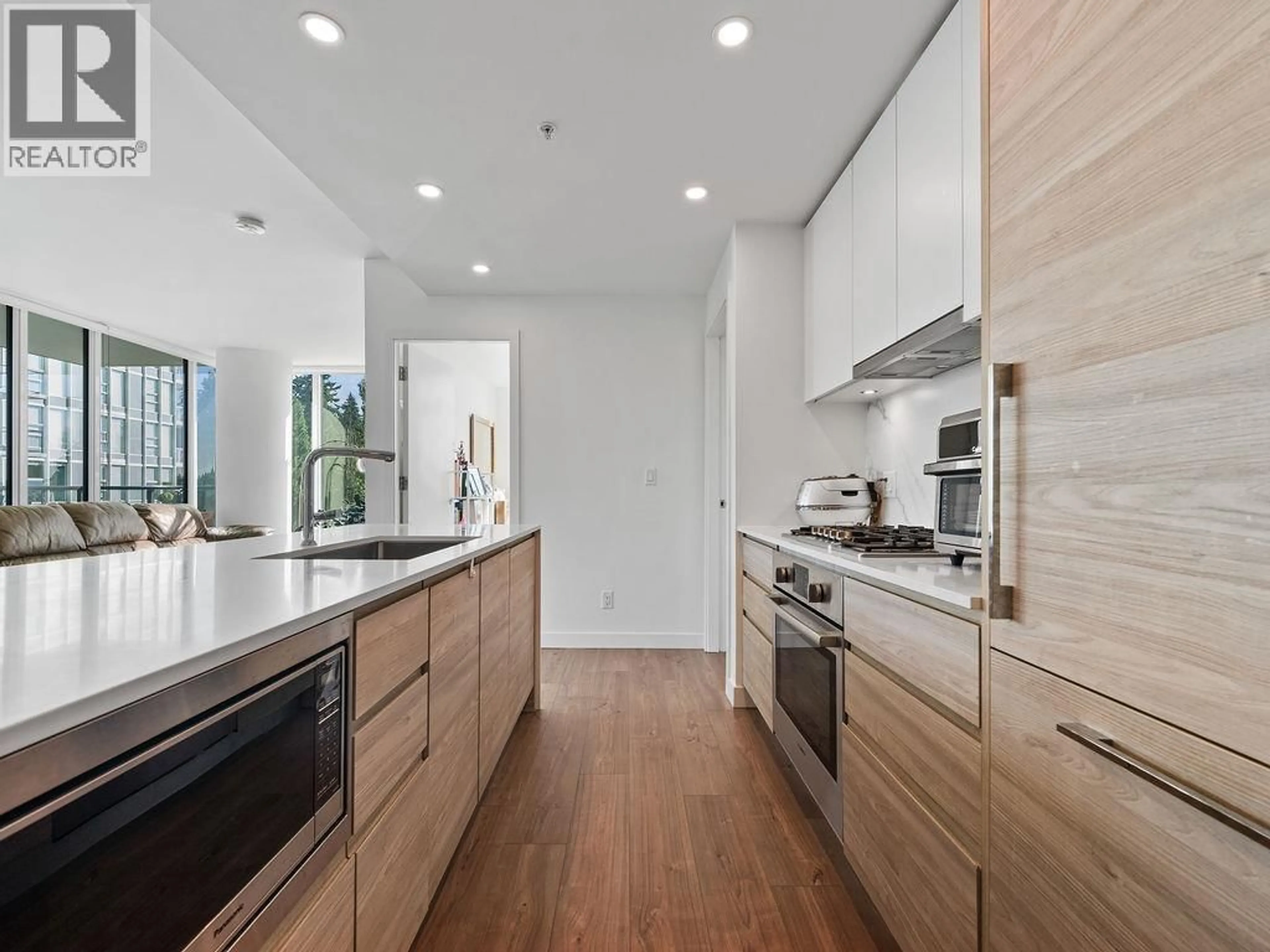 Contemporary kitchen, wood/laminate floor for 1003 - 585 AUSTIN AVENUE, Coquitlam British Columbia V3K0G6